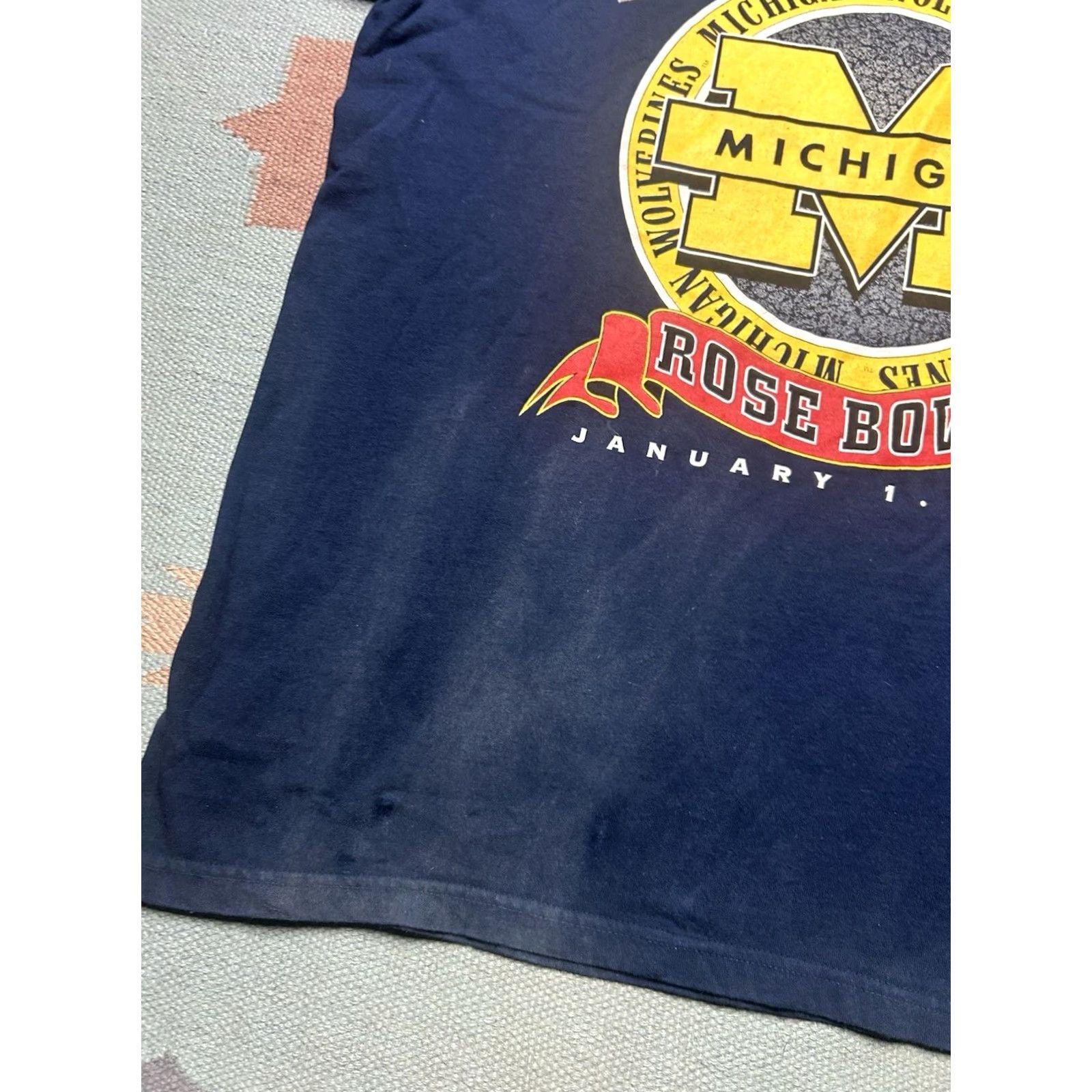 Vintage VINTAGE 90s Michigan Wolverines T-Shirt University of Michigan Rose Bowl 1998 XL Pink Mens Graphic T-Shirt Size US XL / EU 56 / 4 - 3 Thumbnail