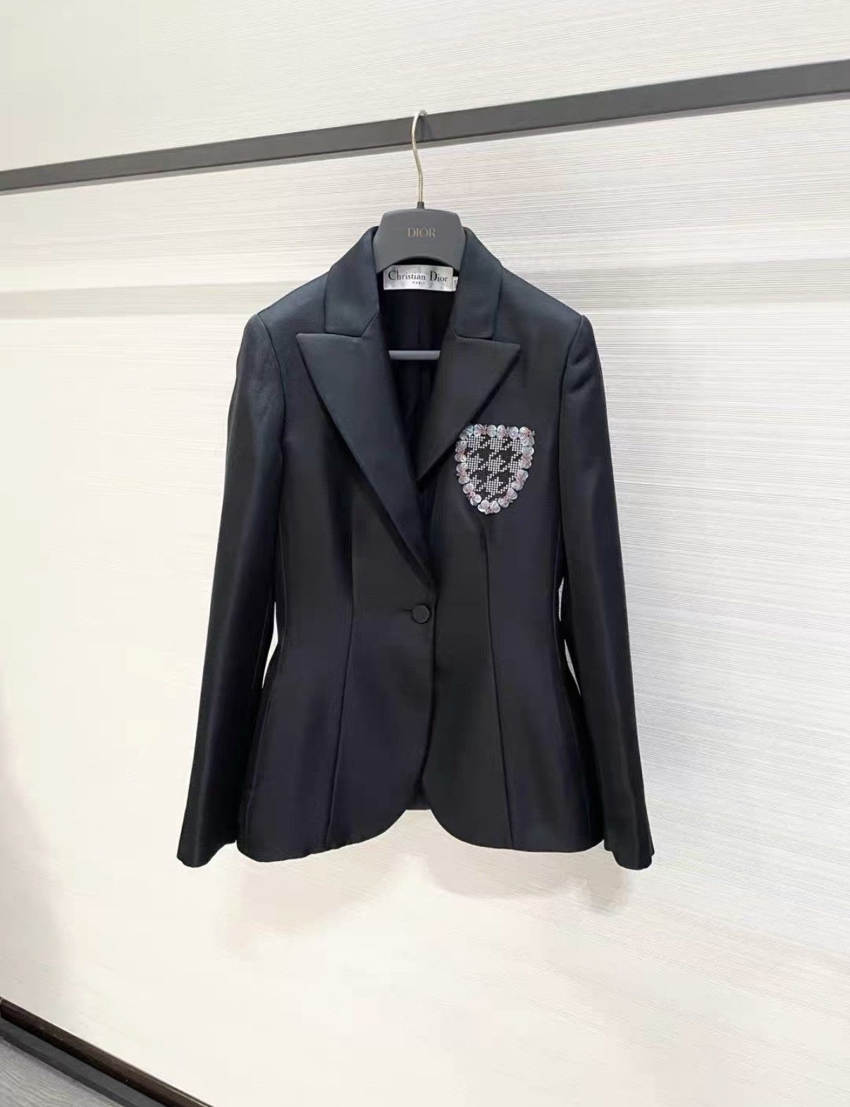 Dior Dior Black Collector's Edition Badge Wool-Silk Blazer J33 Size XS / US 0-2 / IT 36-38 - 1 Thumbnail