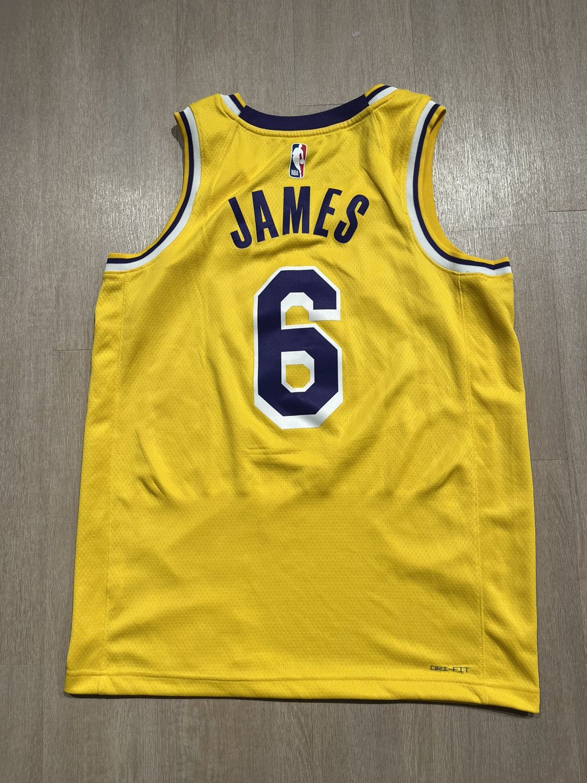 NBA Lebron James Jersey Medium 44 Size US M / EU 48-50 / 2 - 2 Thumbnail