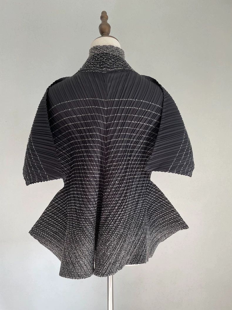 Issey Miyake Issey Miyake size:2 A grey main line mixed wool cardigan Size XS / US 0-2 / IT 36-38 - 8 Thumbnail