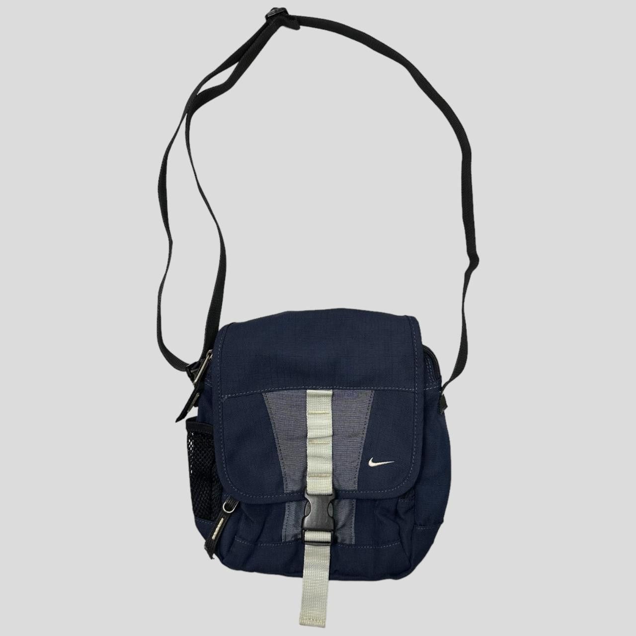image of Nike 2003 Ripstop Multipocket Crossbody Bag in Navy, Men's