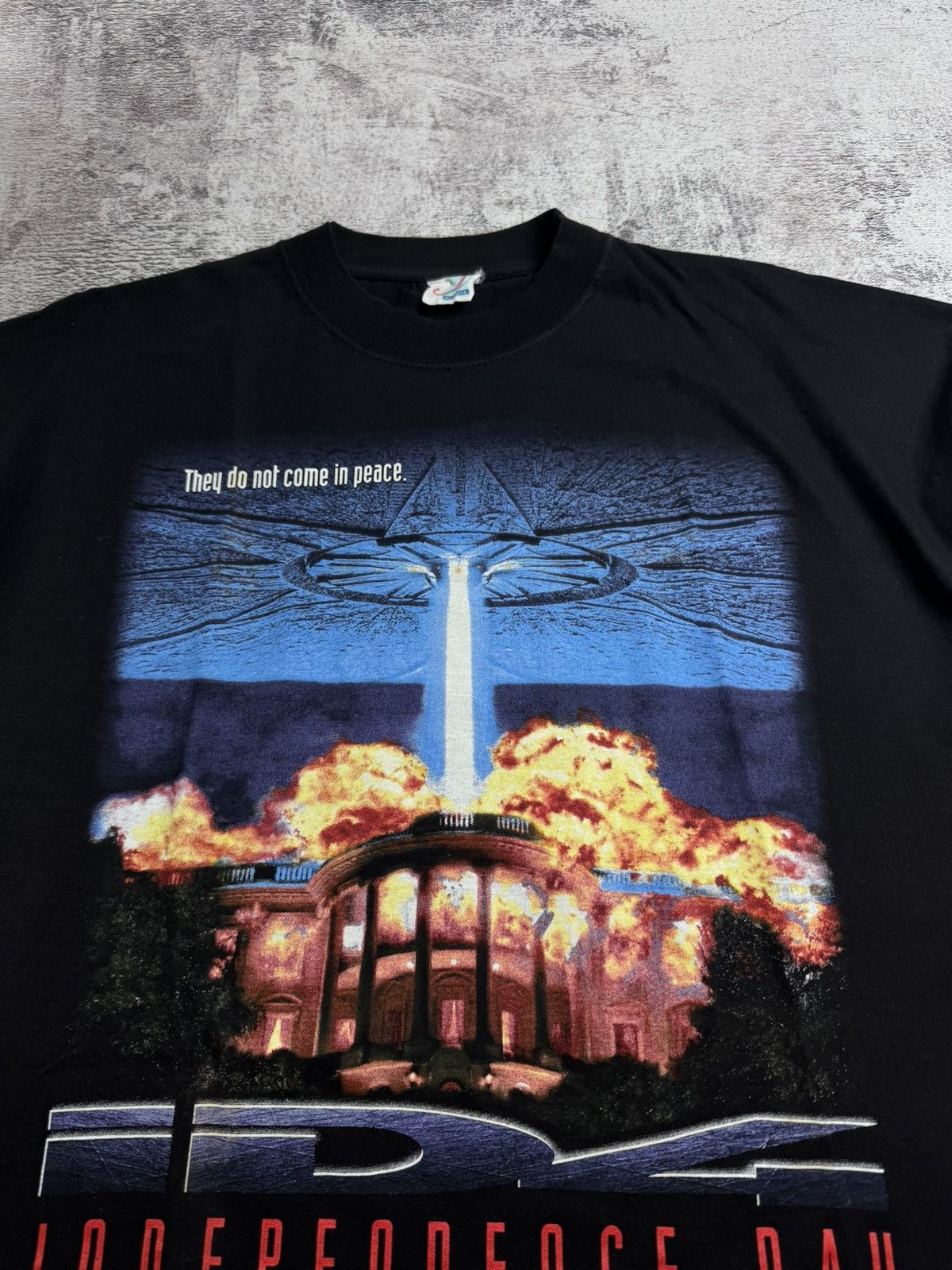 Vintage Independence Day Vintage Skull Movie Film 1996 USA 90s Merch XLarge T Shirt Tee Size US XL / EU 56 / 4 - 7 Thumbnail