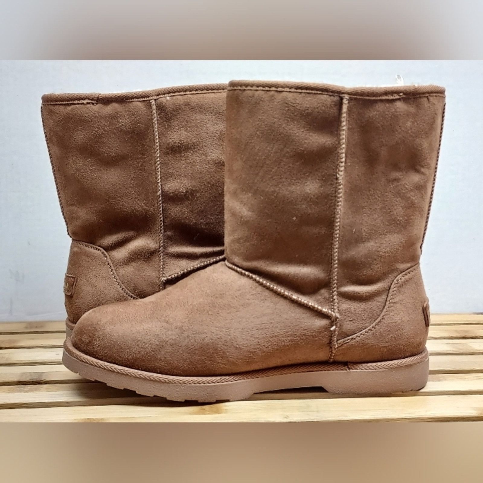 Ugg MAKALU Womens | Brown | Ani Faux Fur Lined Boots Size 9M Size US 9 / IT 39 - 9 Thumbnail