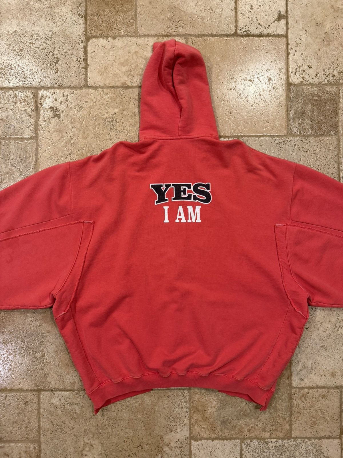Vetements Vetements Reconstructed Fan Yes I Am Print Red Zip Up Hoodie Size US S / EU 44-46 / 1 - 11 Thumbnail