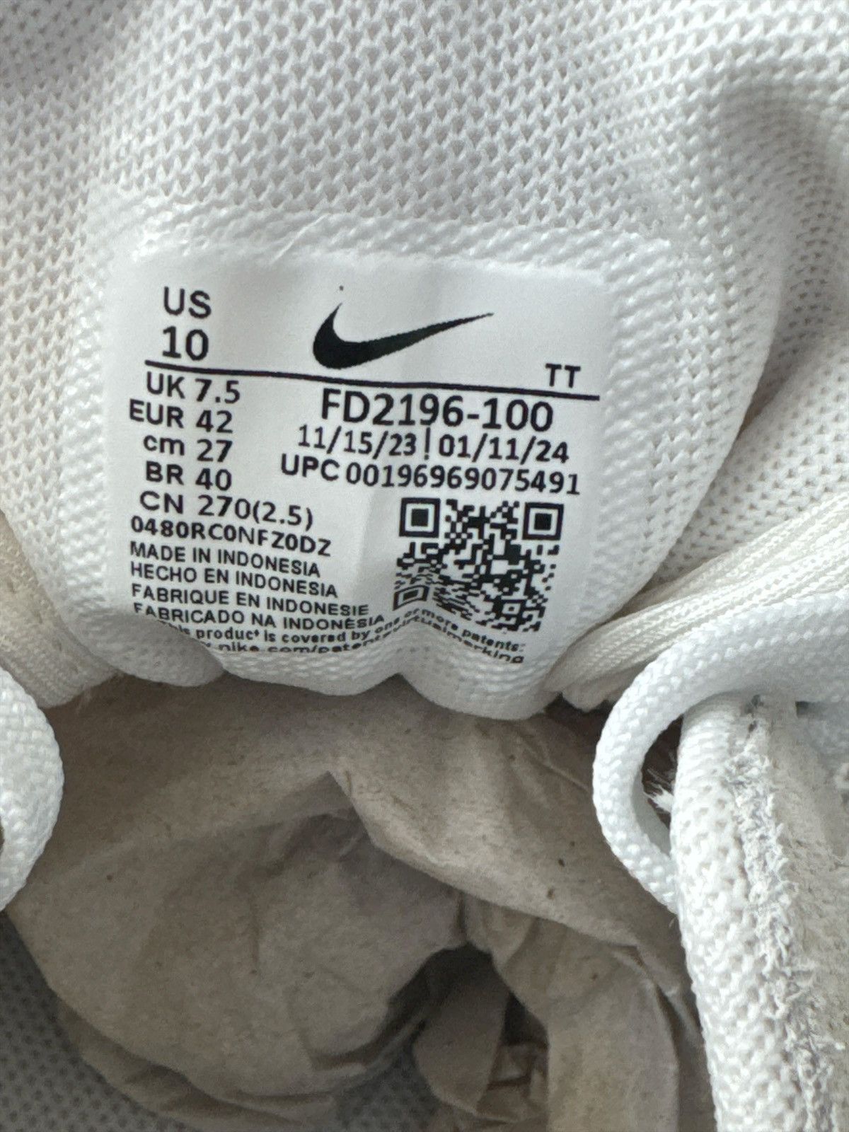 Nike Size 10 Women Nike Phoenix Waffle Summit White Black Size US 10 / IT 40 - 8 Thumbnail