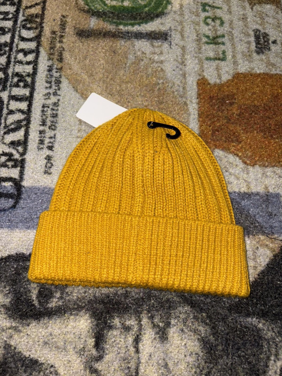 Kaws × Uniqlo Uniqlo x KAWS Heat Tech Beanie Yellow Size ONE SIZE - 2 Thumbnail