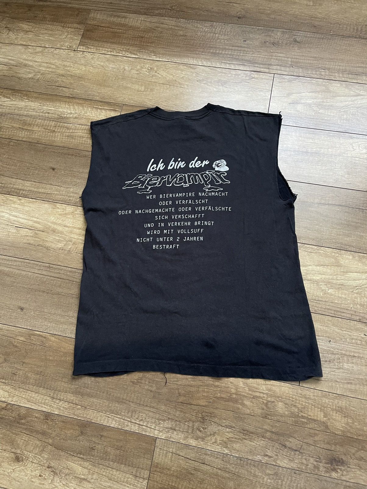 Band Tees Normahl Biervampir Band Rock Germany T-Shirt Tee Rock 90s Size US L / EU 52-54 / 3 - 7 Thumbnail