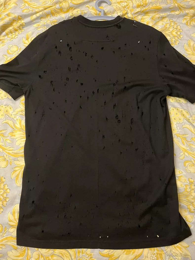 Givenchy Givenchy Small hole, celebrity-inspired OS fit, size S Size US S / EU 44-46 / 1 - 2 Thumbnail