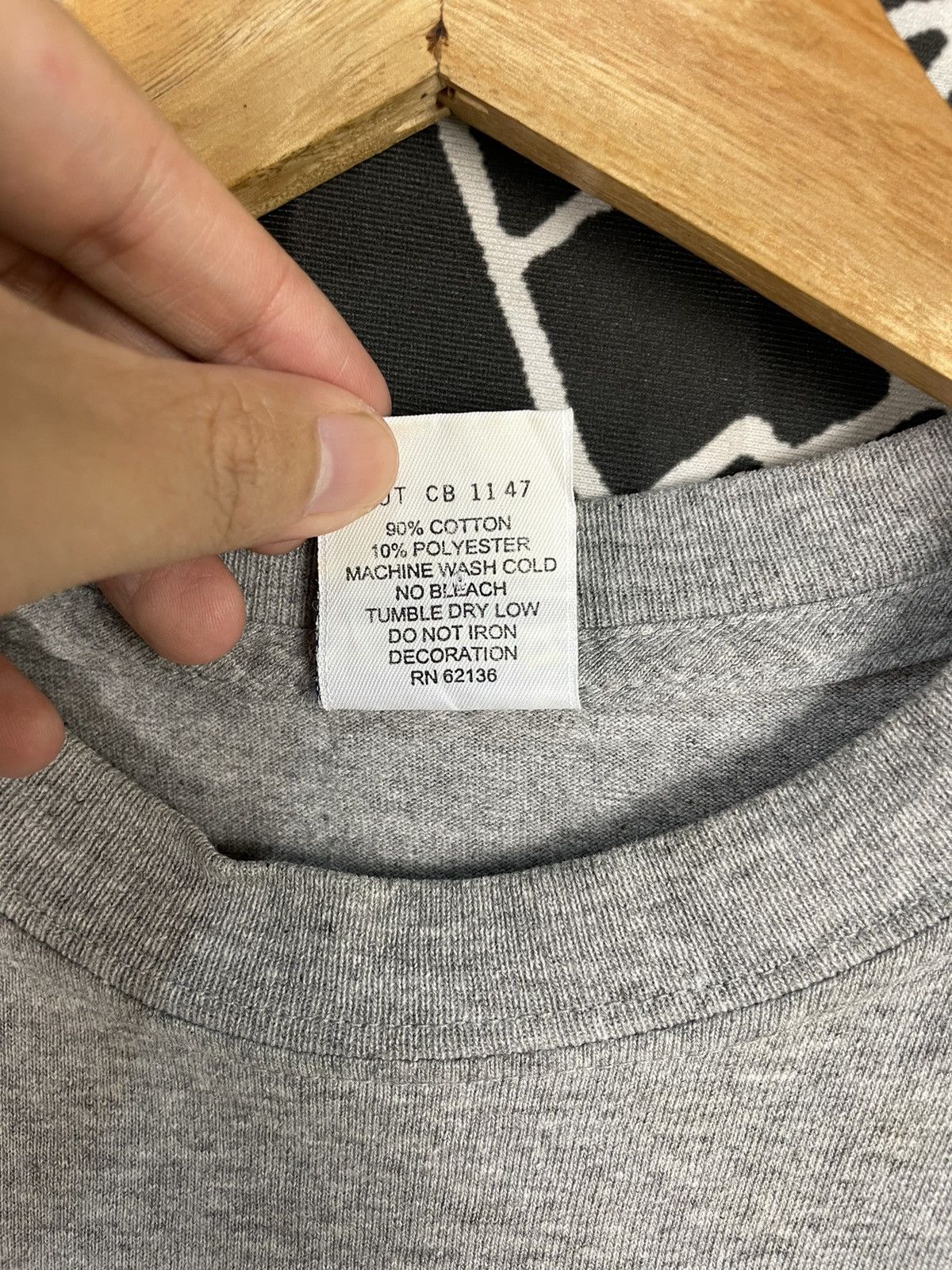 Guess × Vintage Vintage Guess Dragon Tshirt Size US M / EU 48-50 / 2 - 3 Thumbnail
