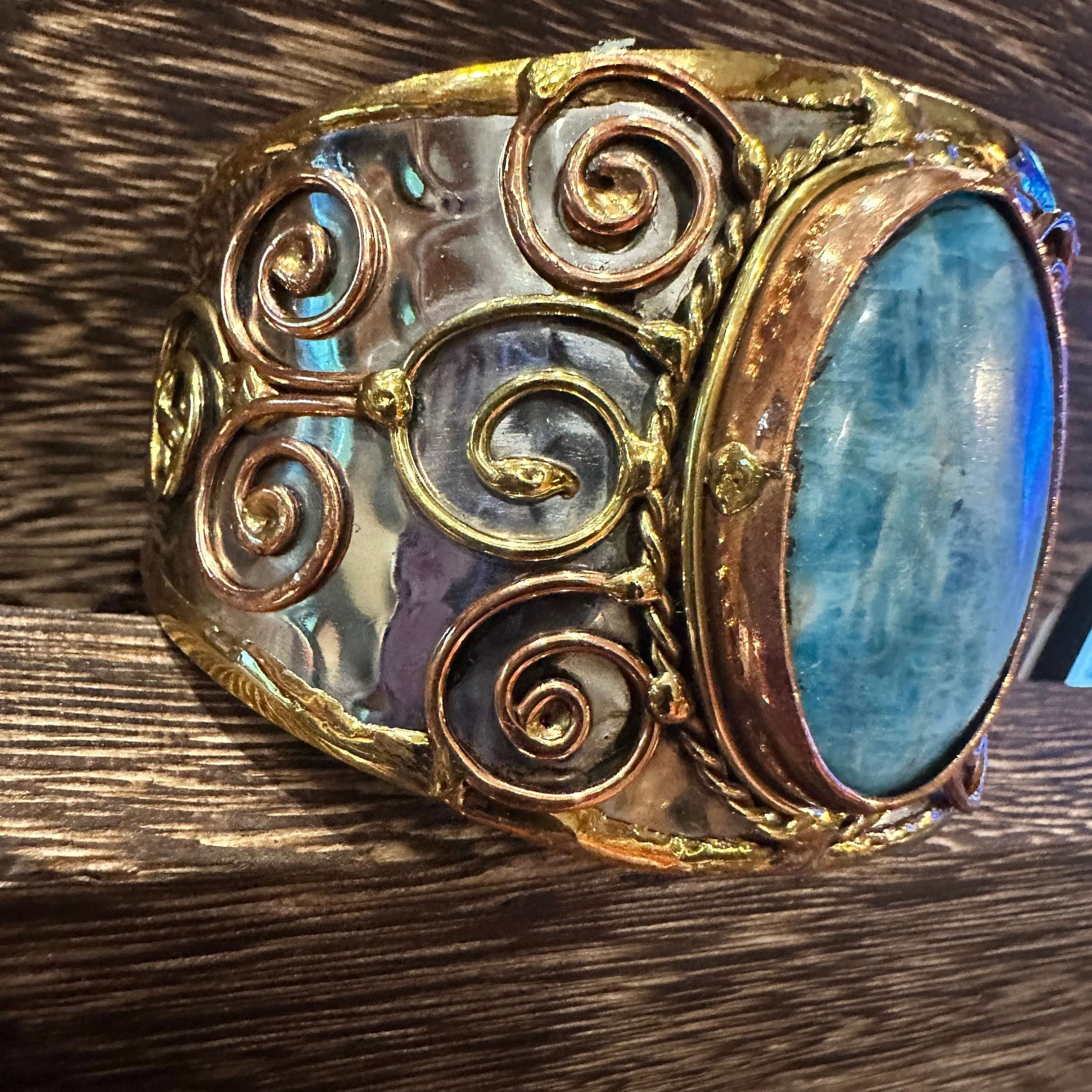 Other Artisan-Made 2-inch Wide Cuff Bracelet with Apatite Stone an Size ONE SIZE - 3 Thumbnail