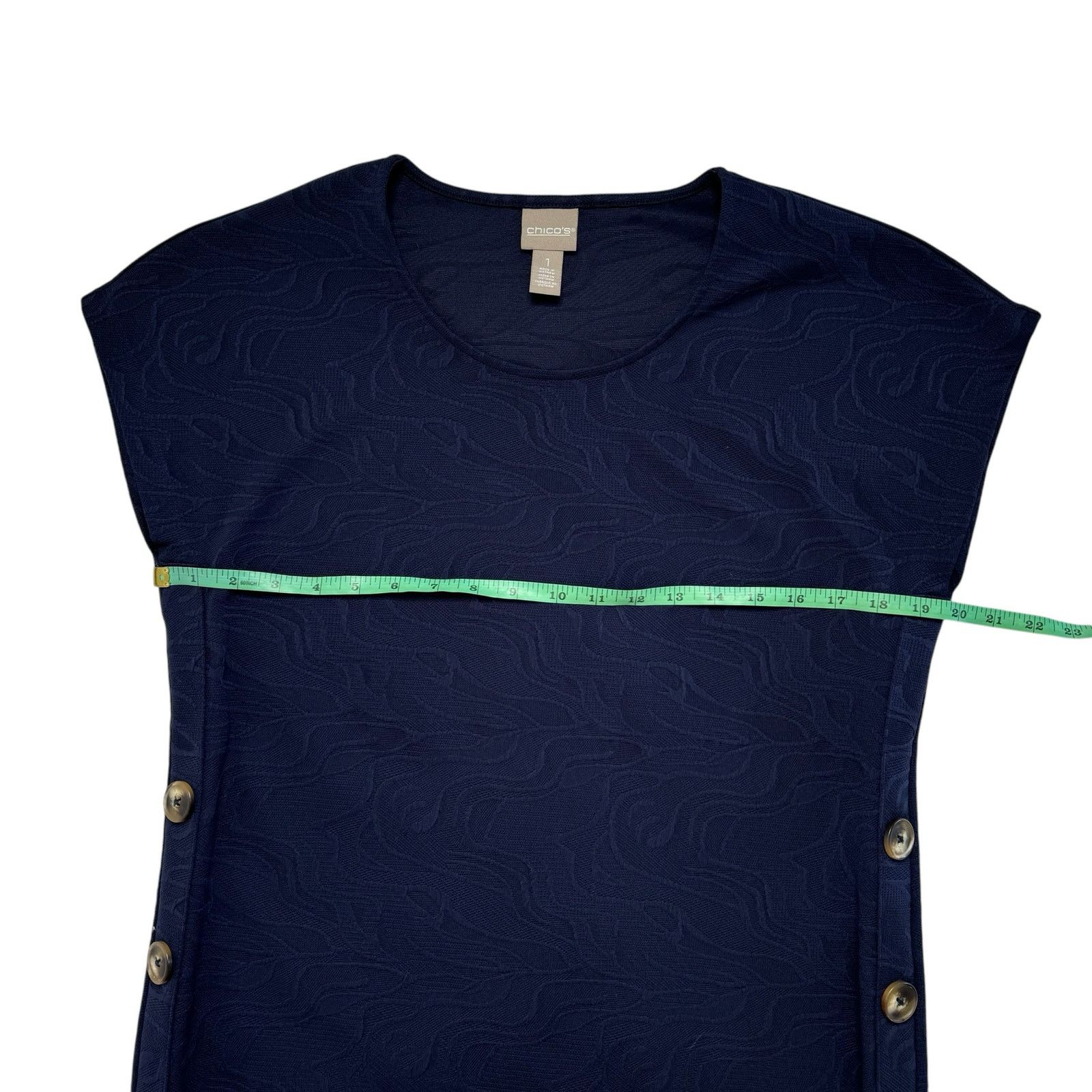 Chicos CHICOS Navy Blue Textured Side Button Knit Blouse Medium (1) Size M / US 6-8 / IT 42-44 - 7 Thumbnail