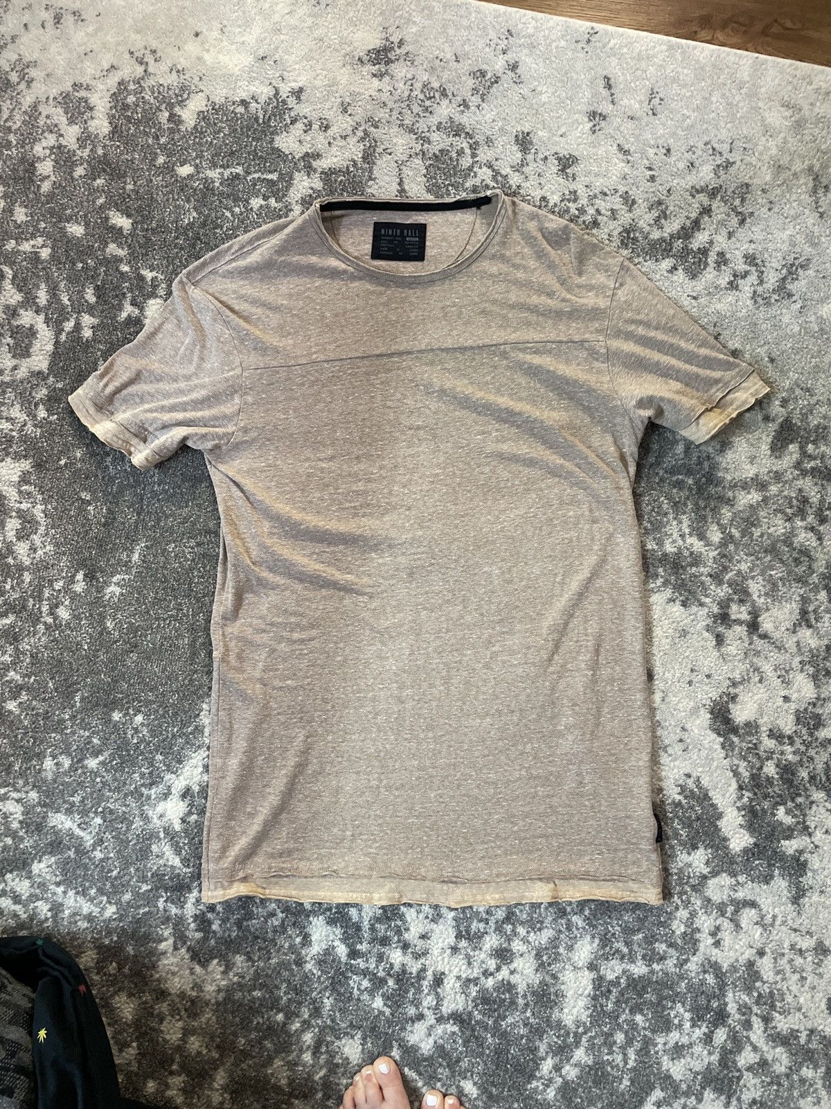 Ninth Hall Ninth Hall Large two toned men’s long t-shirt Size US L / EU 52-54 / 3 - 5 Thumbnail