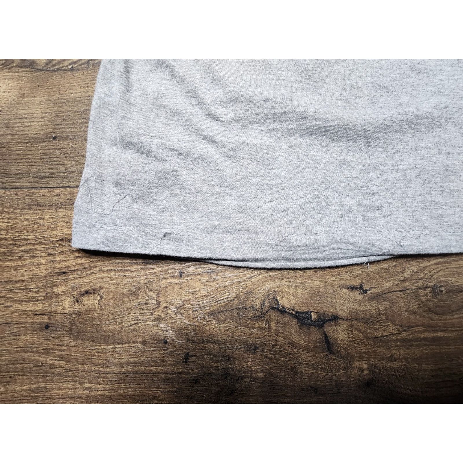 Vintage Taylor Swift T Shirt Womens L Gray Rep Graphic Concert Tee Distressed Shirt Womens L Gray Rep Graphic Concert Tee Distressed Size L / US 10 / IT 46 - 3 Thumbnail