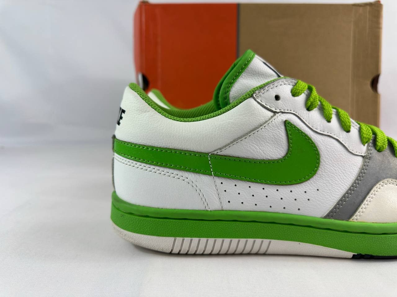 Nike Nike Court Force Low Gimme 5 2006 Green White Size US 10 / EU 43 - 2 Thumbnail