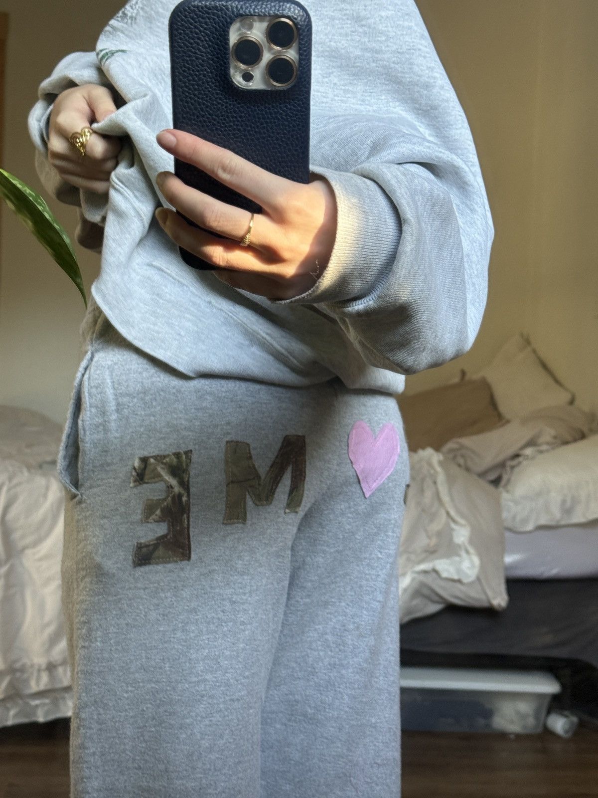 Brandy Melville × Vintage “I heart me” camo and pink light grey sweatpants ⭐️ Size 26" / US 2 / IT 38 - 2 Thumbnail