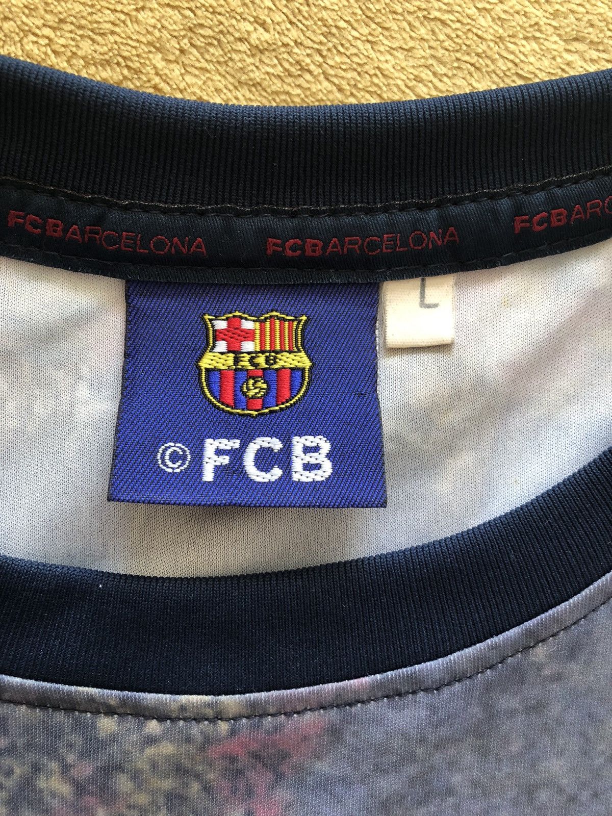 Vintage RARE NEYMAR JR FC BARCELONA SOCCER FOOTBALL JERSEY Size US L / EU 52-54 / 3 - 5 Thumbnail