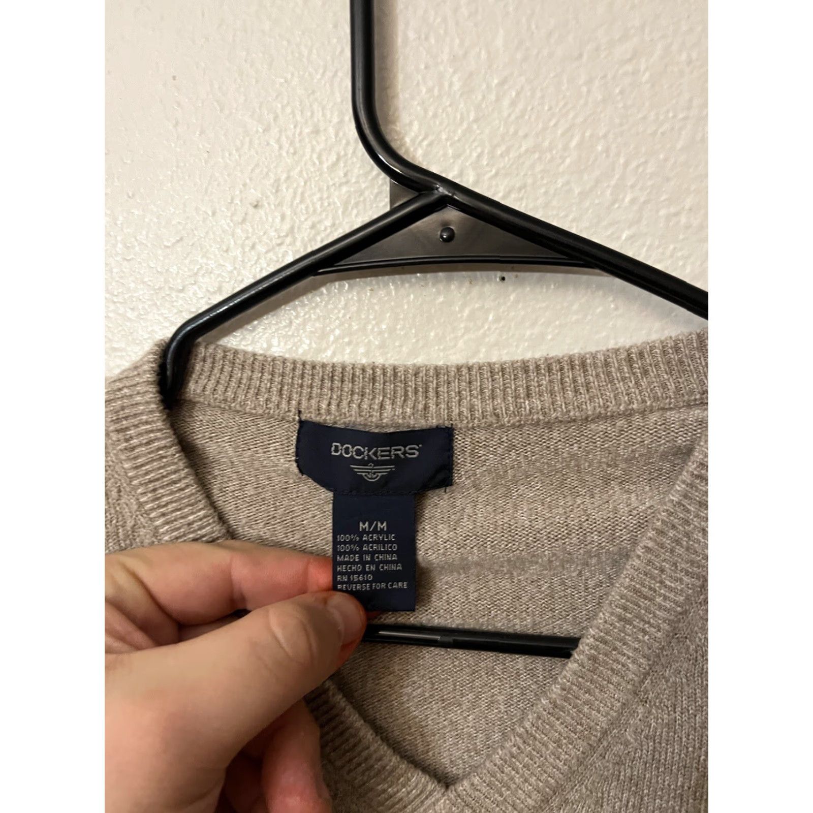 Dockers DOCKERS Mens Sweater V-Neck Long Sleeve Beige Geometric Pullover Medium Acrylic Classic Size US M / EU 48-50 / 2 - 2 Thumbnail