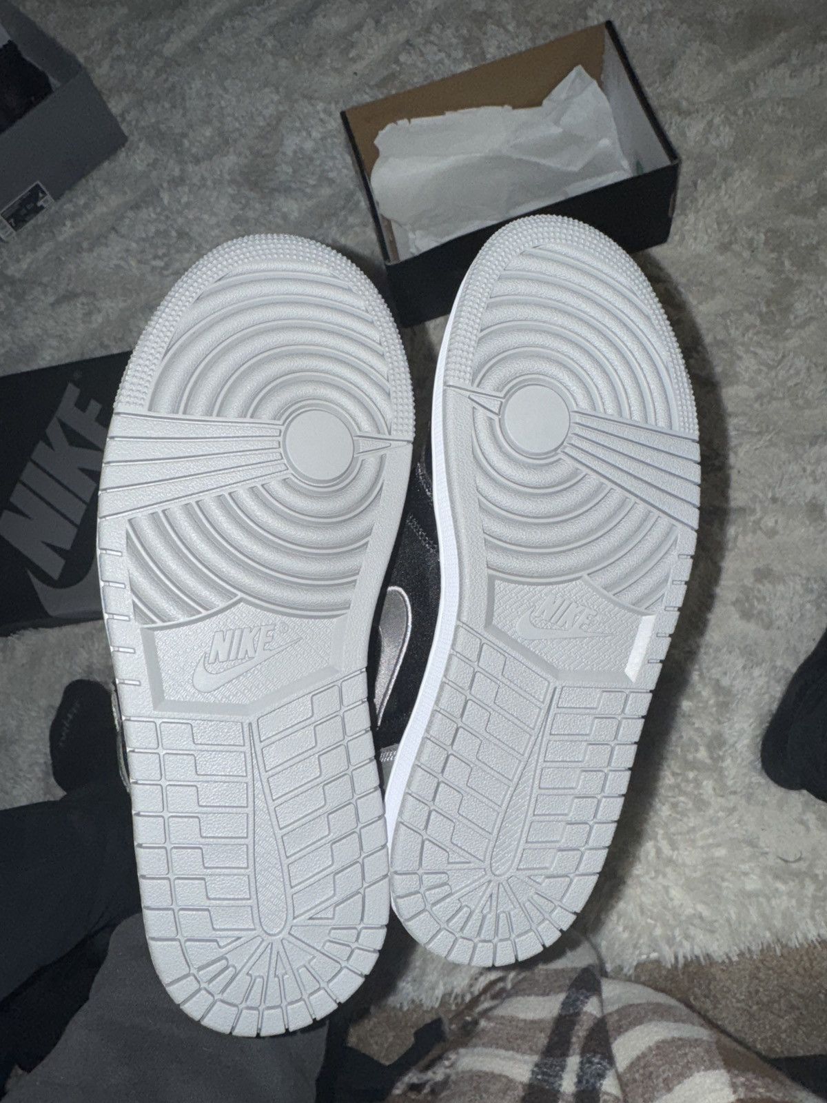 Jordan Brand Jordan 1 satin shadow wmns size 9 Size US 9 / EU 42 - 4 Thumbnail