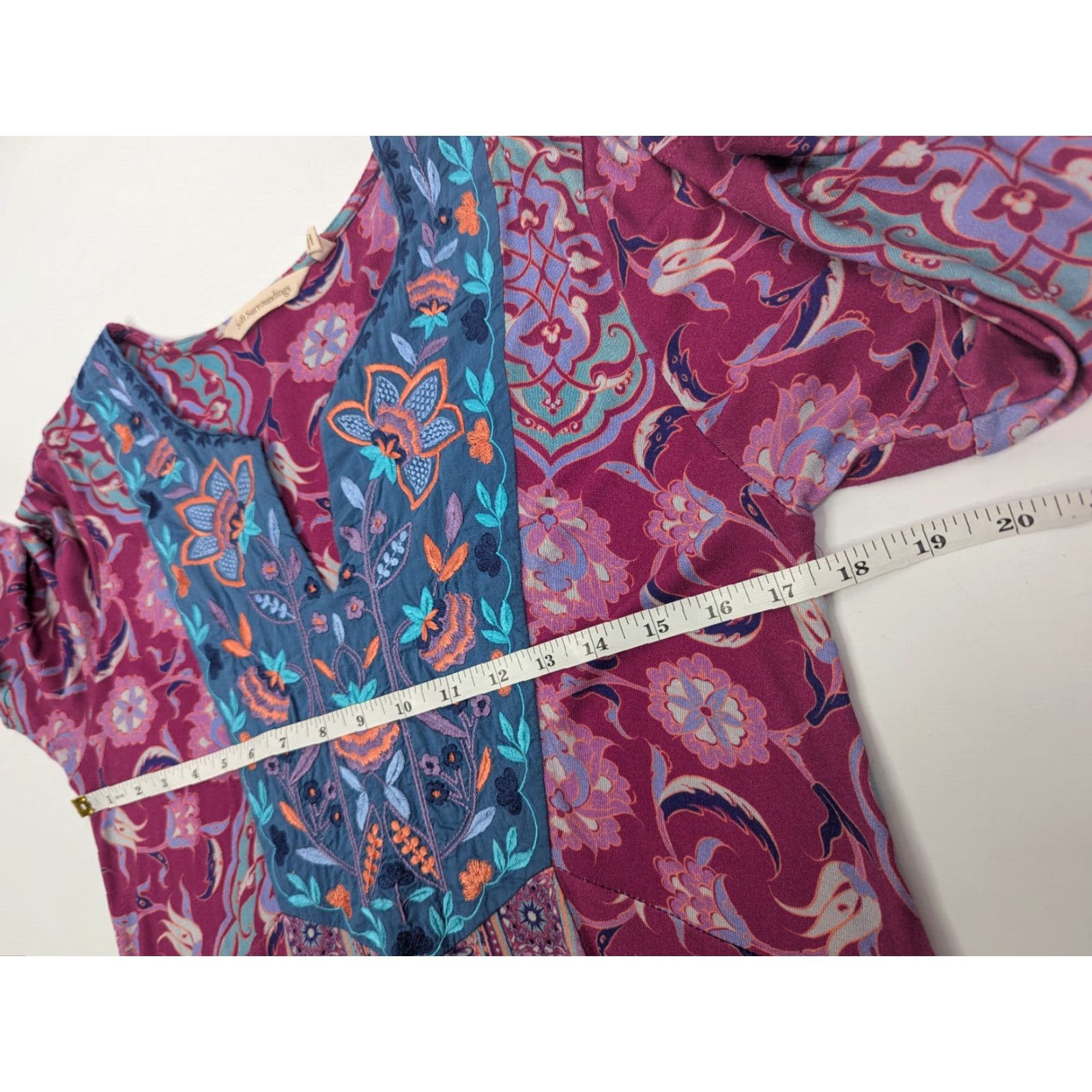 Soft Surroundings Soft Surroundings Blouse Tunic Floral Boho Bell Sleeve V-Neck Embroidered 3/4 Sleeve Pink Relaxed Regular S Womens Size S / US 4 / IT 40 - 6 Thumbnail