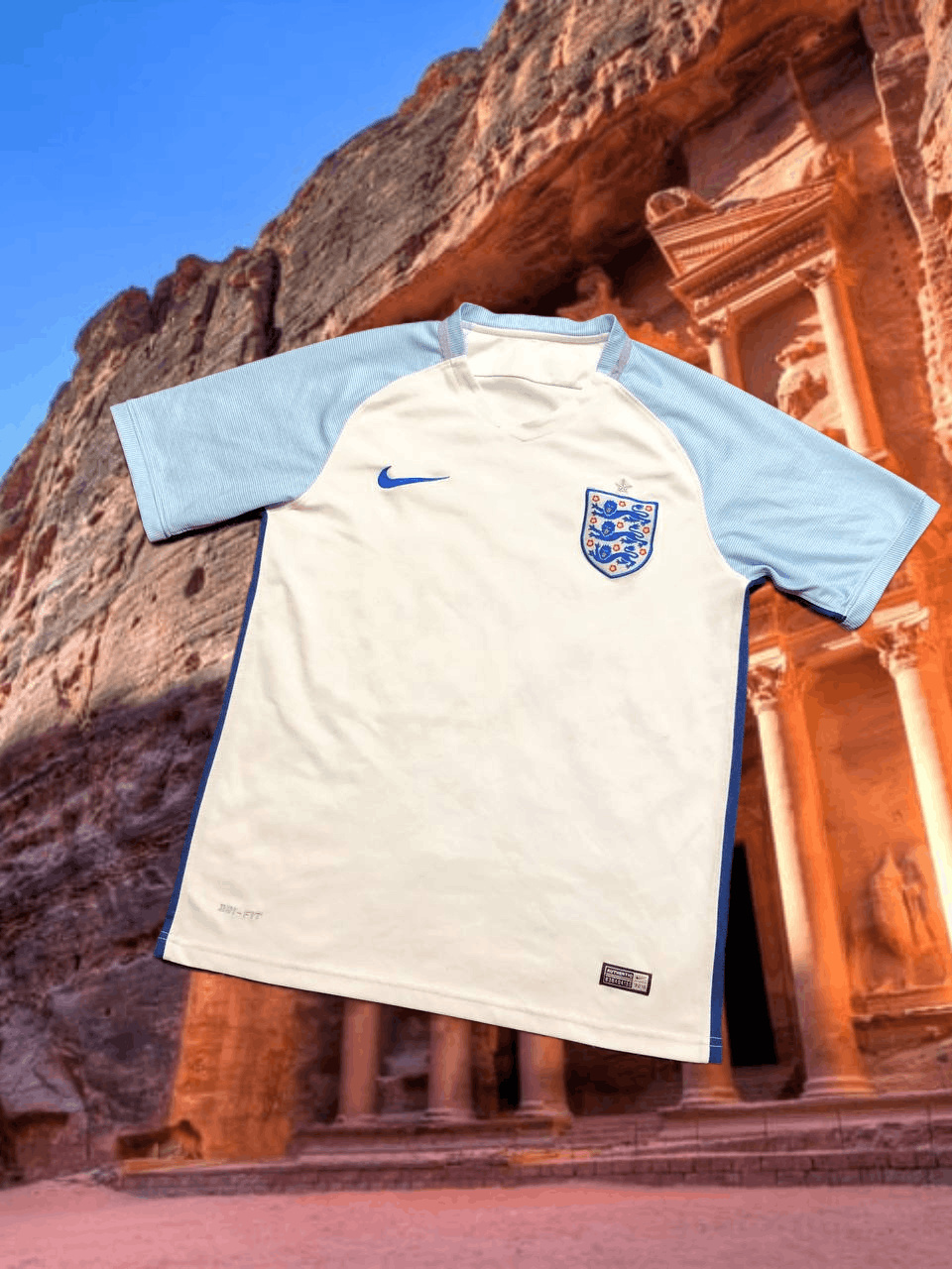Nike white Jerseys Vintage DRI-FIT Football England T-Shirt Y2K Size US S / EU 44-46 / 1 - 1 Thumbnail
