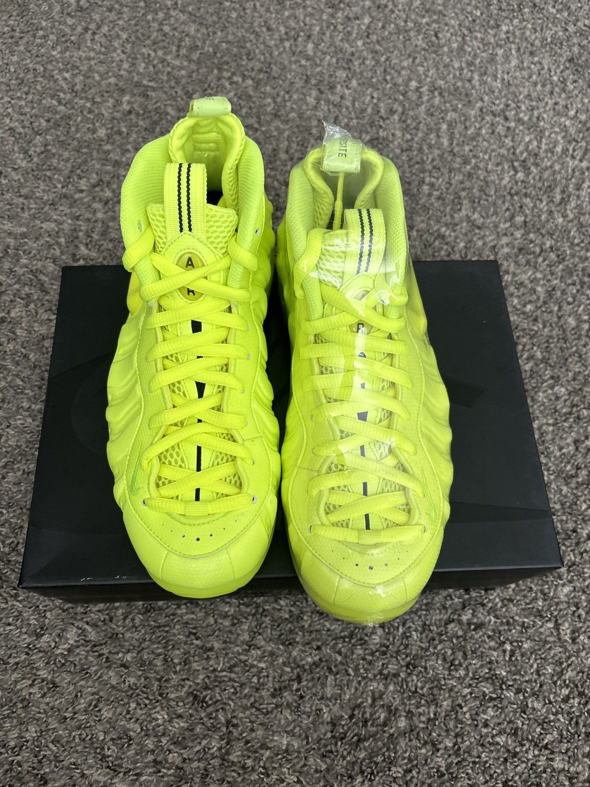 Nike Volt foam positives Size US 9 / EU 42 - 2 Thumbnail