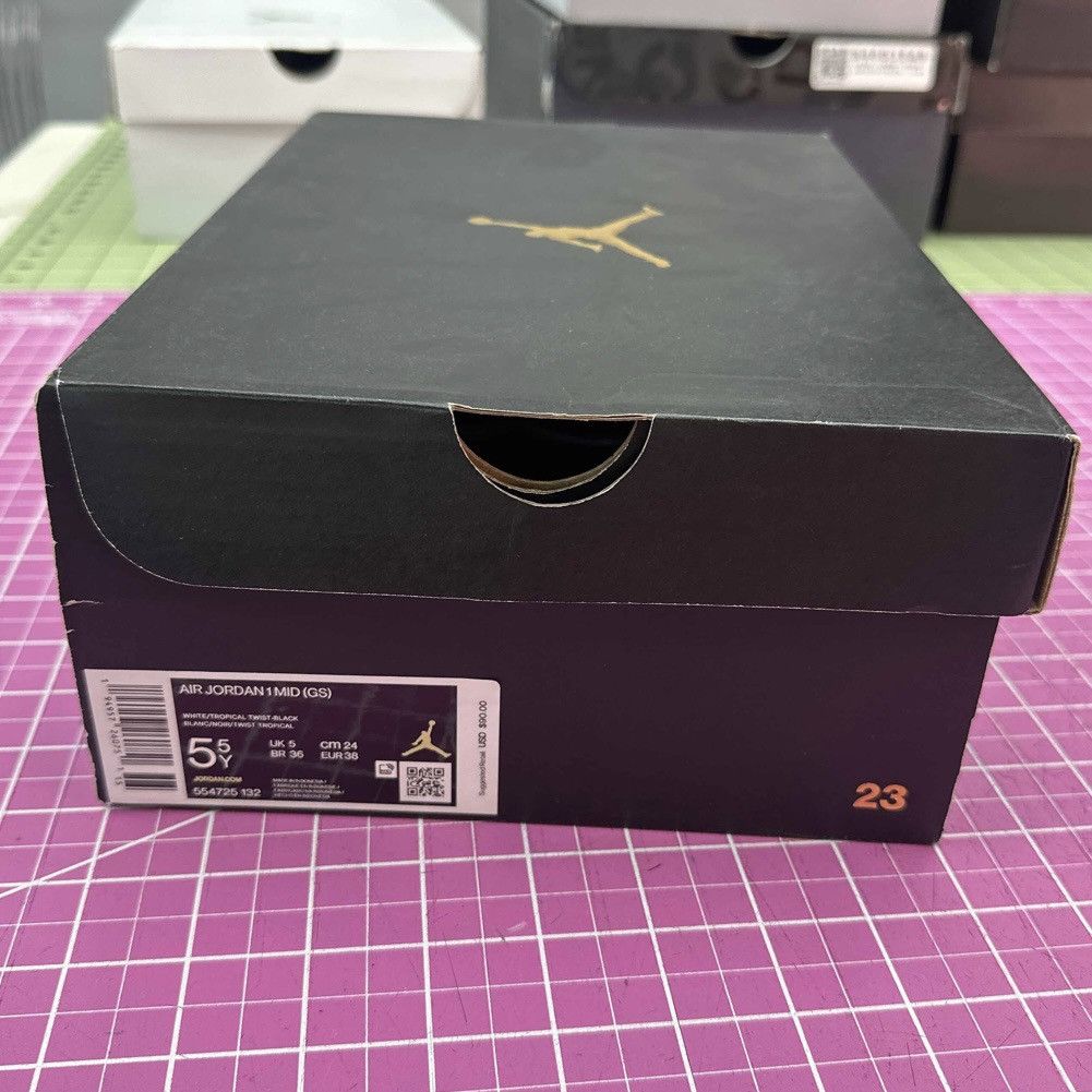 Jordan Brand Air Jordan 1 Mid GS 5.5Y Tropical Twist Igloo Mint White Size US 5.5 / EU 38 - 7 Thumbnail