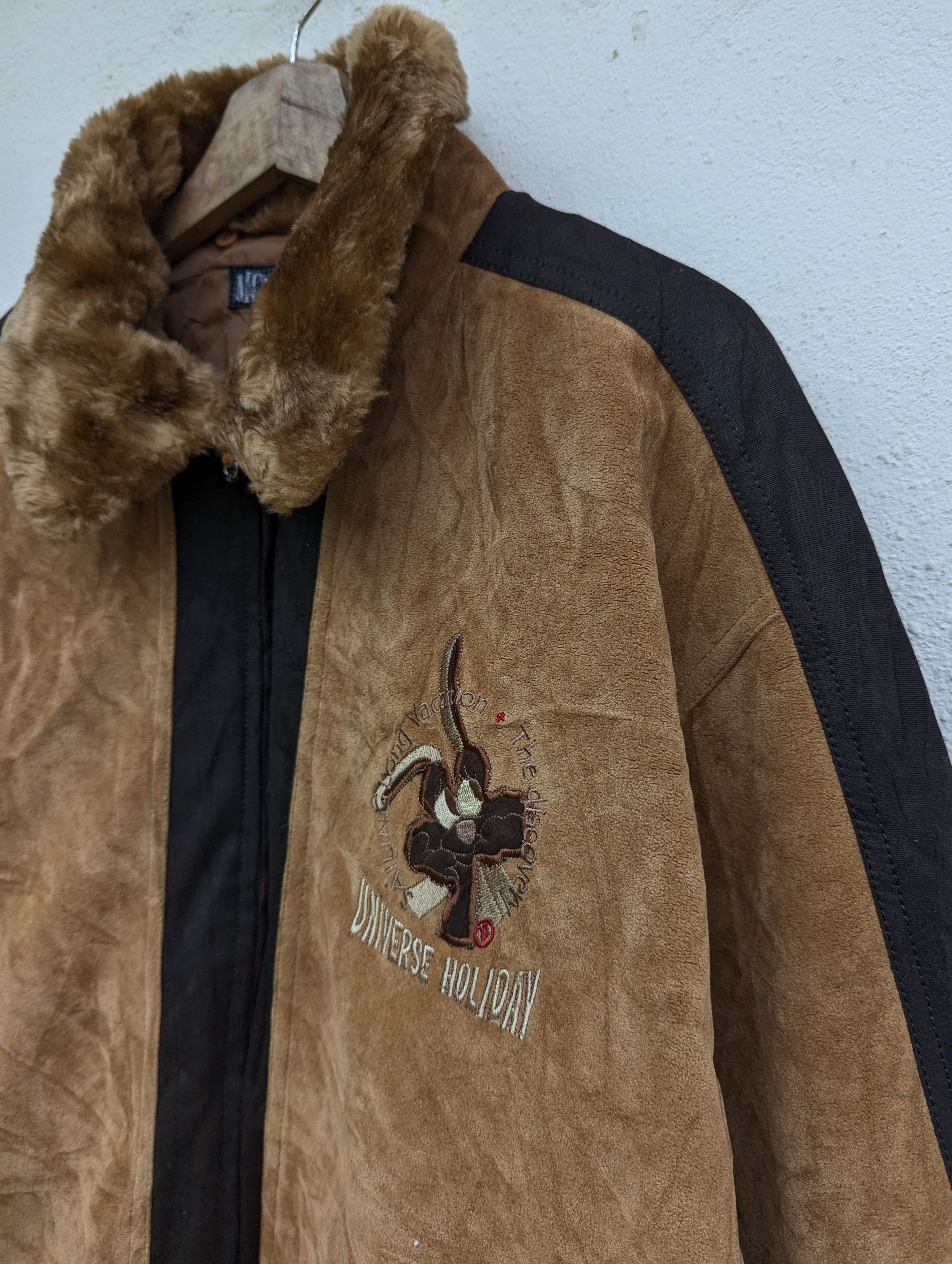 UNIVERSE HOLIDAY RABBIT BIG LOGO BACK JACKET