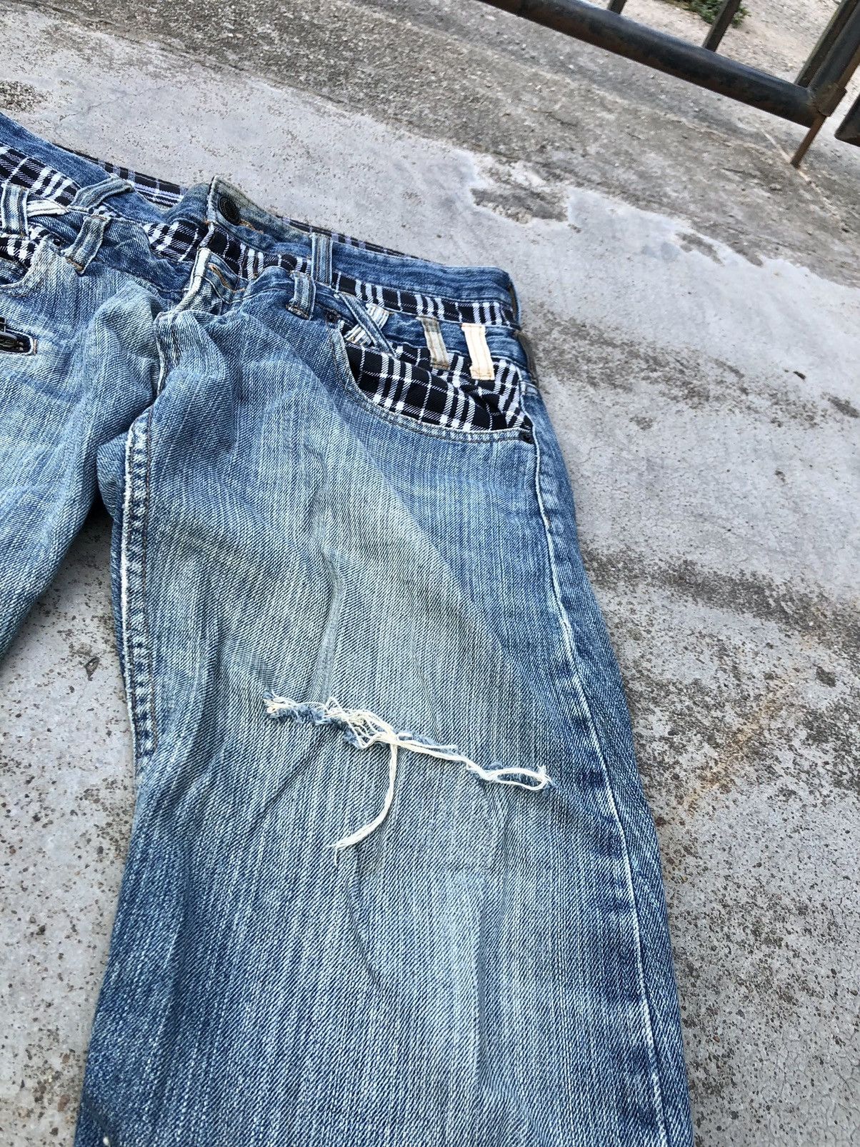 Vintage DOUBLE WAIST DISTRESSED DENIM BY MEMORY SPECIAL Size US 32 / EU 48 - 3 Thumbnail