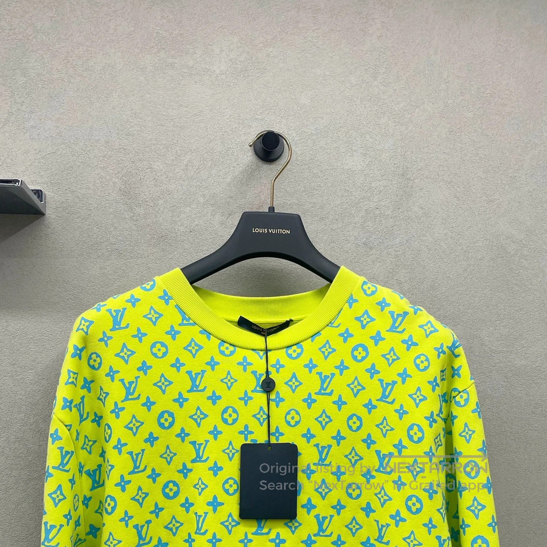 Louis Vuitton bright green logo print sweatshirt unisex. Size US L / EU 52-54 / 3 - 4 Thumbnail
