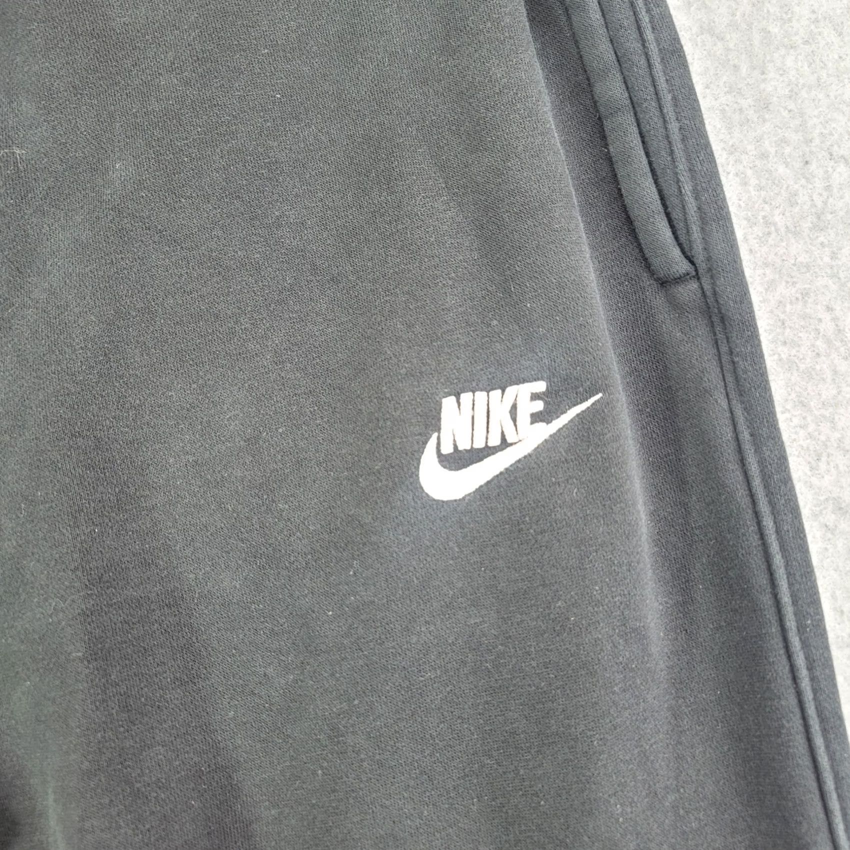 Nike Nike Sweatpants Mens M Black Club Fleece Joggers BV2671-010 Size US 31 - 2 Thumbnail