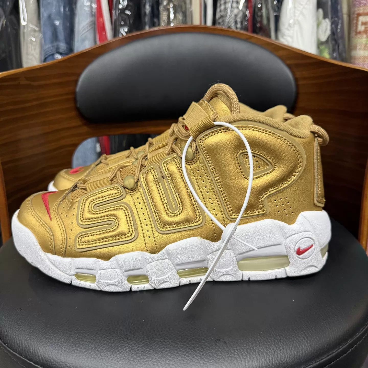 Nike Supreme x Nike Pippen White/Platinum 42 1x Boxed Size US 9 / EU 42 - 6 Thumbnail