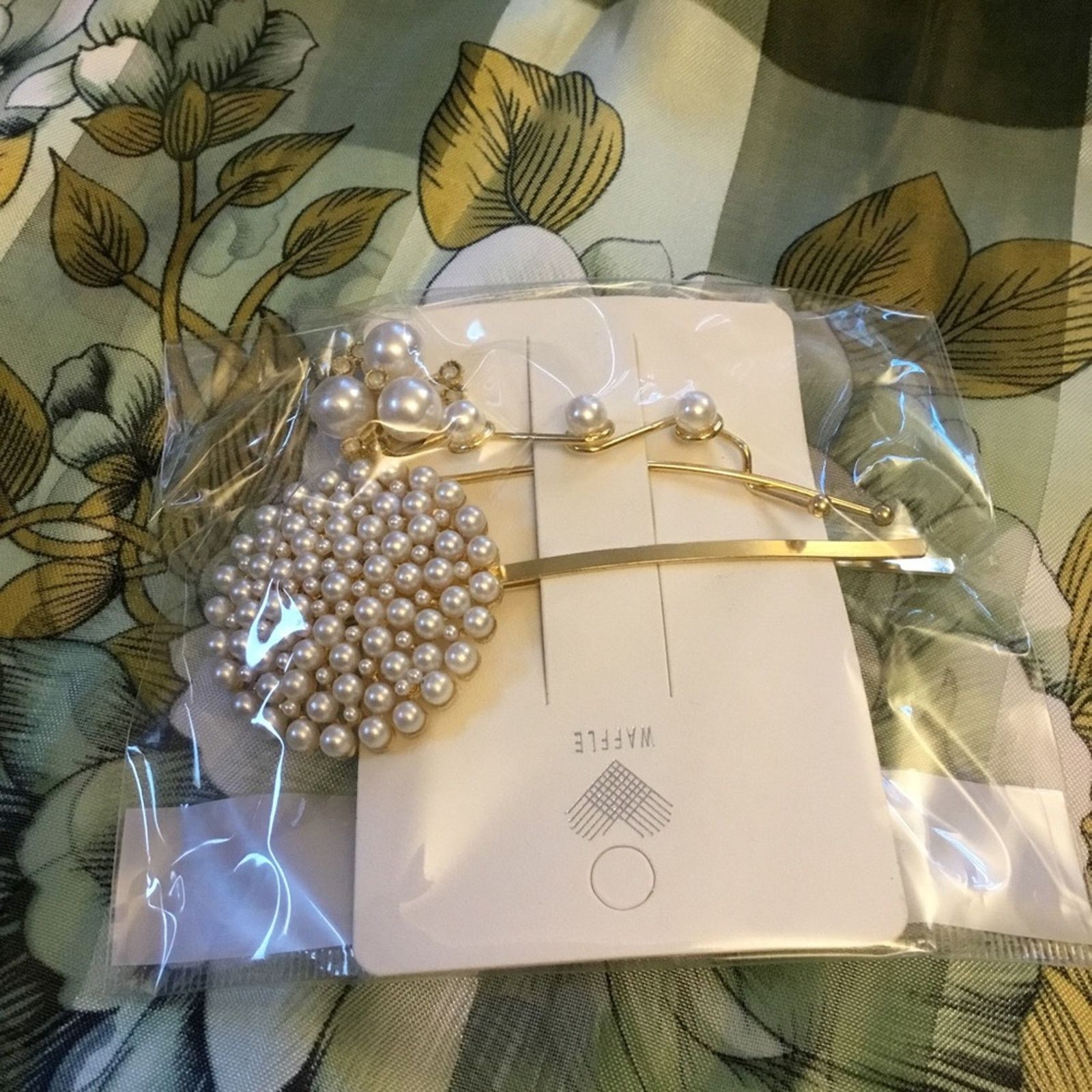 Other Gold Pearled Elegant Style Bobby Pins - Set of 2 Size ONE SIZE - 2 Thumbnail