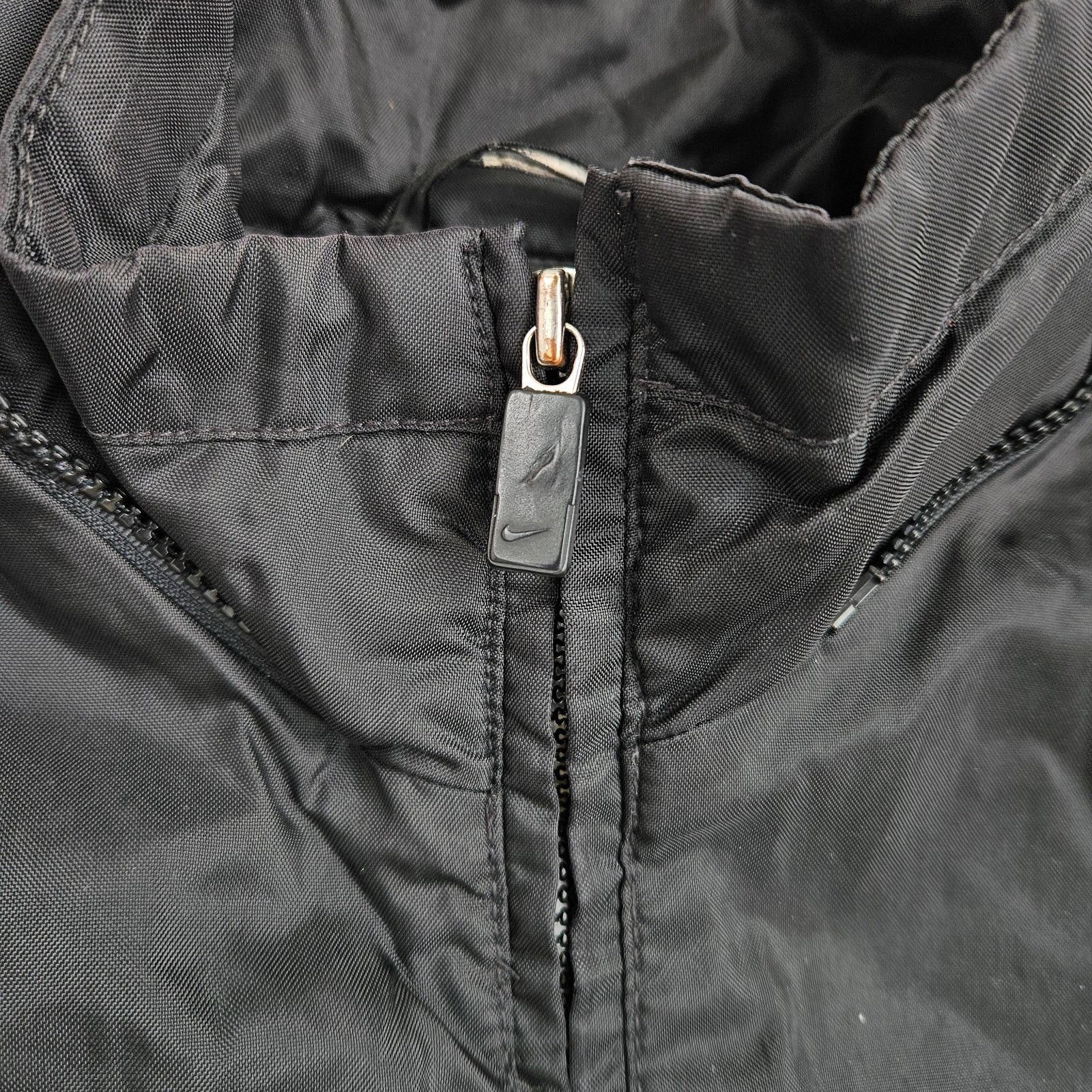 Nike Vintage Nike Jacket Black with nike spell out on the back Size US XL / EU 56 / 4 - 4 Thumbnail
