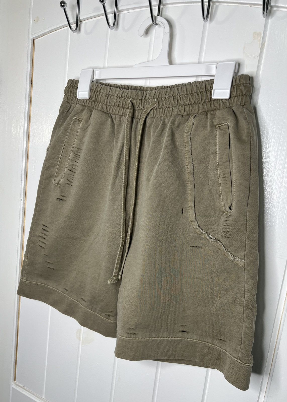 Other XXIIIBAIRHSORT-KHAKI-MEDIUM BAIR DISTRESSED SHORT Size US 32 / EU 48 - 3 Thumbnail