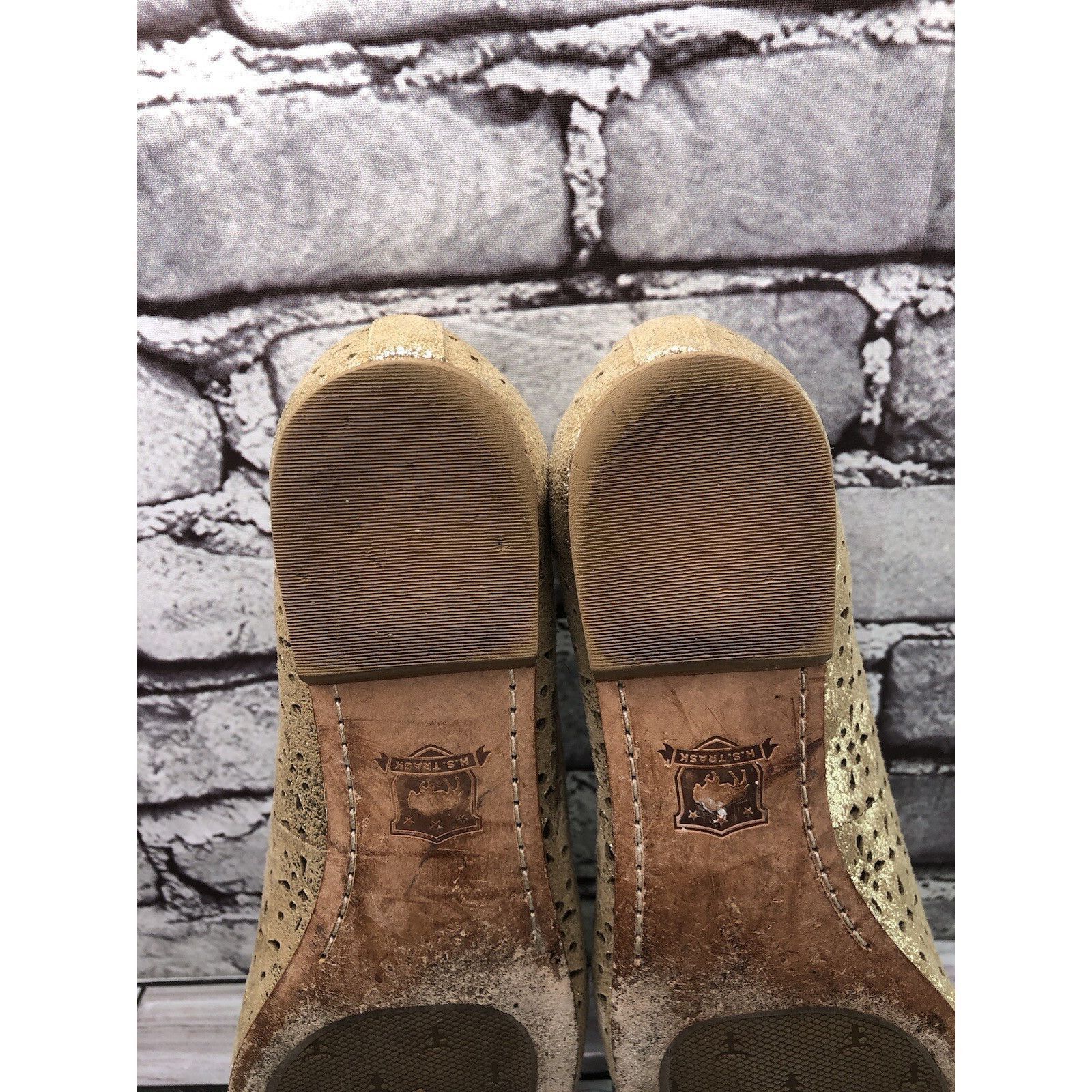 Trask H.S. Trask Gold Leather Shimmer Slip On Perforated Shoes Wom Size US 7.5 / IT 37.5 - 8 Thumbnail