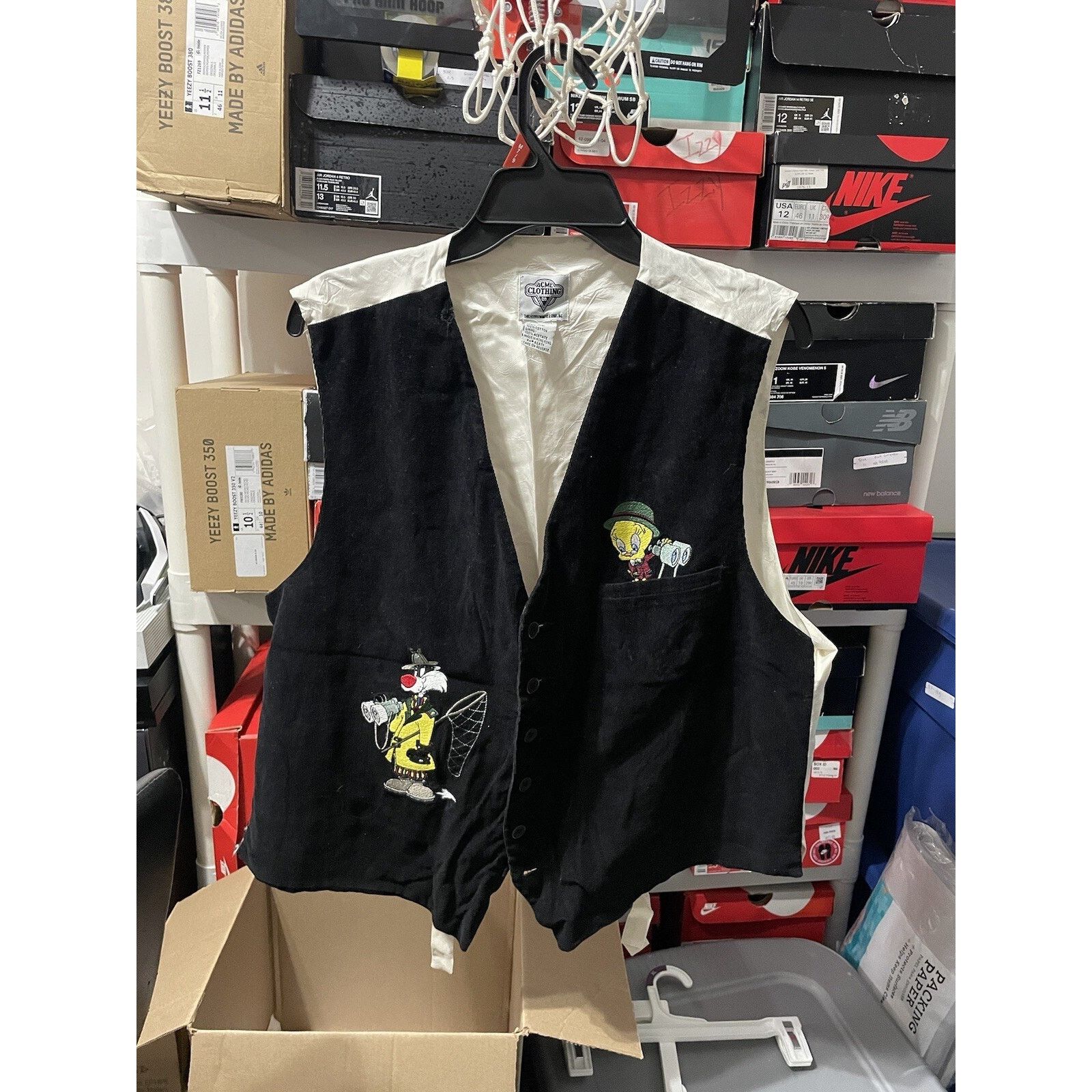 Acme Clothing Size XL- 1993 Acme Clothing Men's Tweety Looney Tunes Vest Size US XL / EU 56 / 4 - 1 Thumbnail