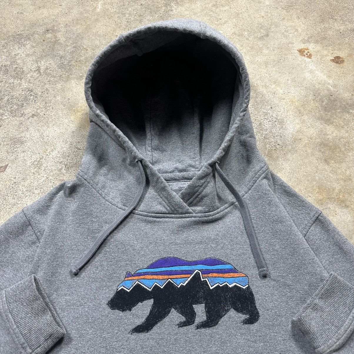 Patagonia Grey Outdoors Patagonia Bear Logo Hoodie Sweatshirt Size M Size US M / EU 48-50 / 2 - 2 Thumbnail
