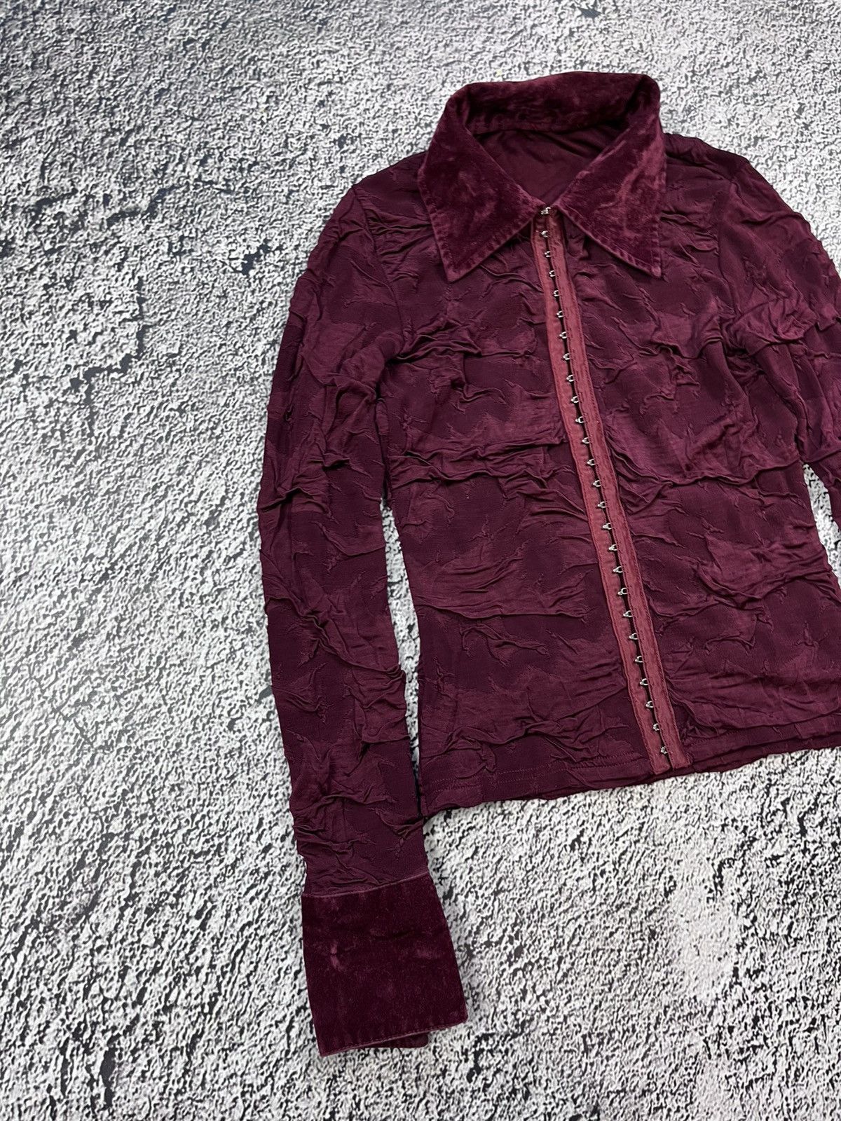 Vintage Y2K Gothic Velvet Hook Front Textured Burgundy Shirt Size S / US 4 / IT 40 - 2 Thumbnail
