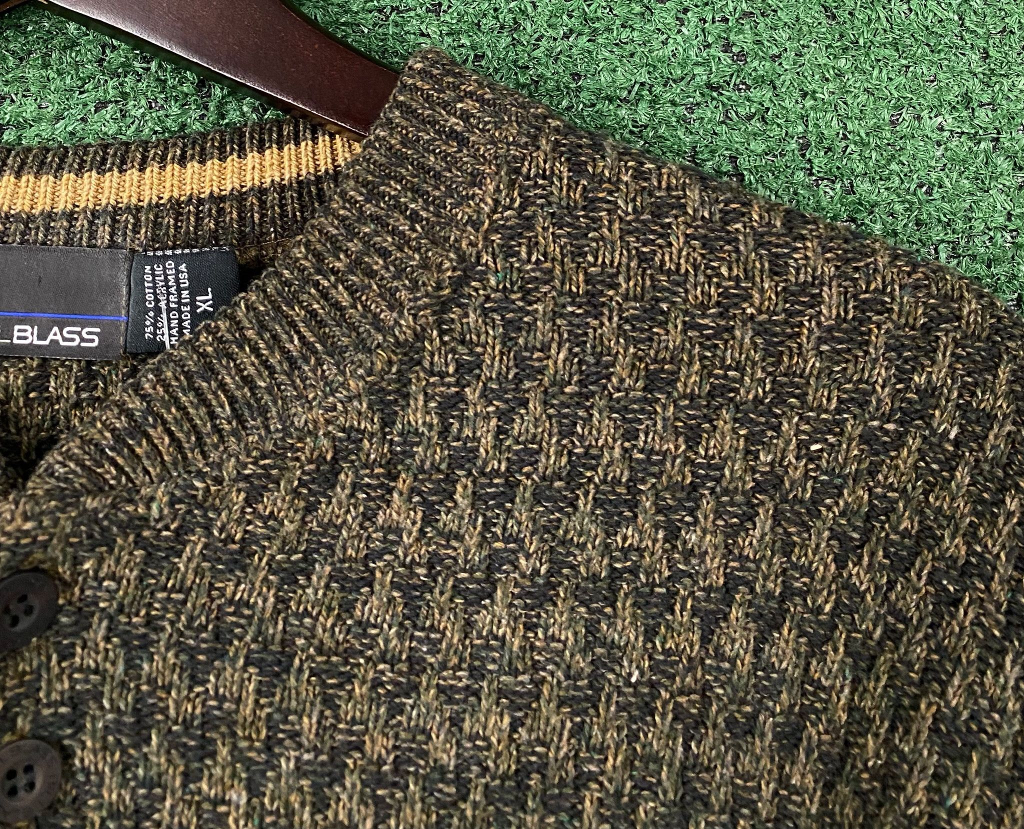 Bill Blass New Vintage Bill Blass Henley Patterned Knit Sweater XL Size US XL / EU 56 / 4 - 3 Thumbnail
