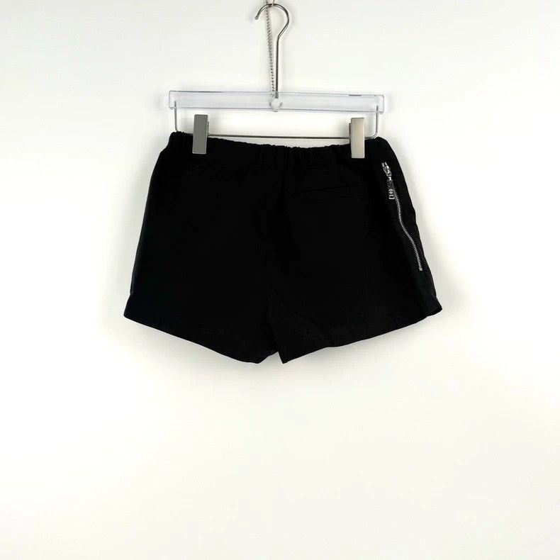 Louis Vuitton Louis Vuitton Black badge logo nylon shorts 2505-Nextarrow Size 35" - 4 Thumbnail