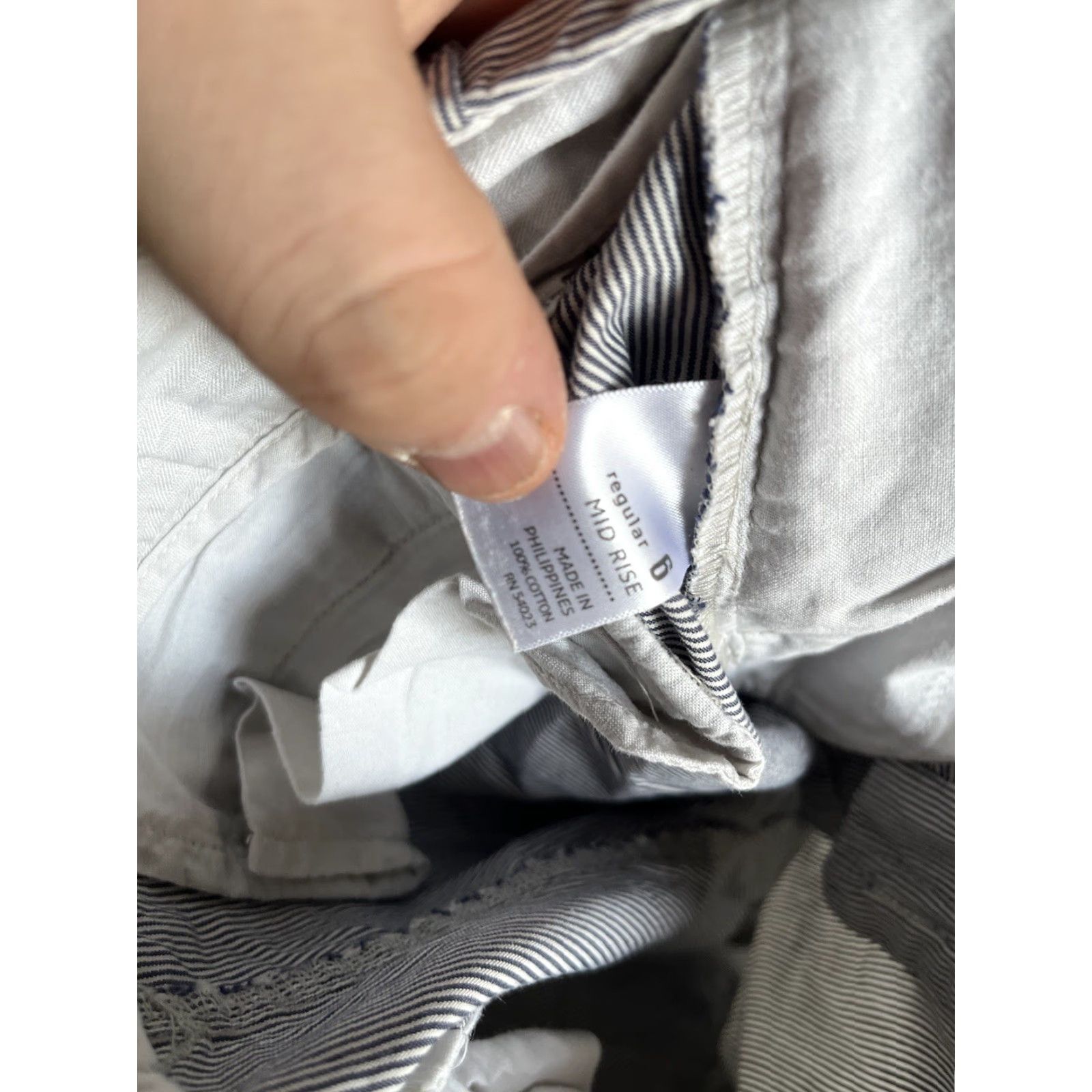 Old Navy VINTAGE Old Navy Womens Pants Striped White Blue Mid Rise Size 6 Regular Womens Size 28" / US 6 / IT 42 - 6 Thumbnail