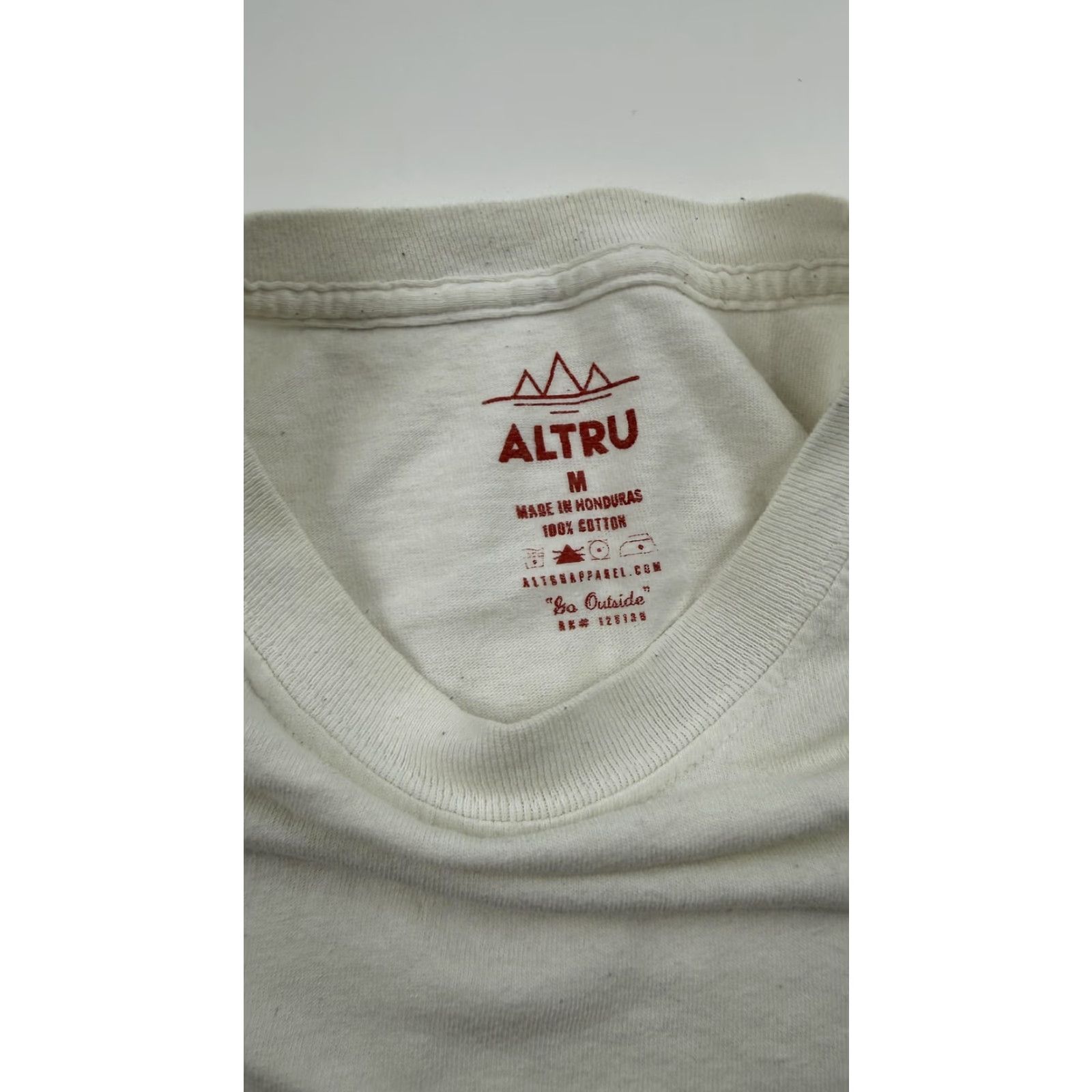 Vintage Altru Shirt Mens Medium White Long Sleeve Crewneck Tiger Snake Graphic Print Tee Size US M / EU 48-50 / 2 - 7 Thumbnail