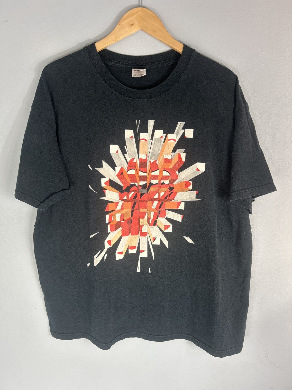 KISS 2005 Rolling Stones A Bigger Bang Tour Tee Size US XL / EU 56 / 4 - 1 Thumbnail