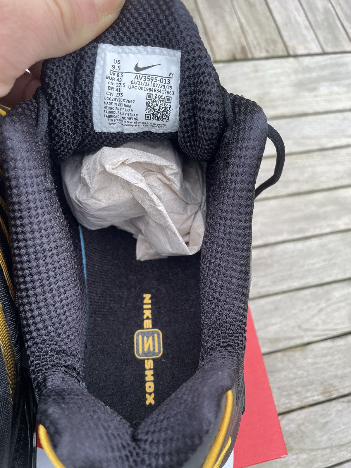 Nike Nike Shox Tl University Black Gold Size US 9.5 / EU 42-43 - 6 Thumbnail