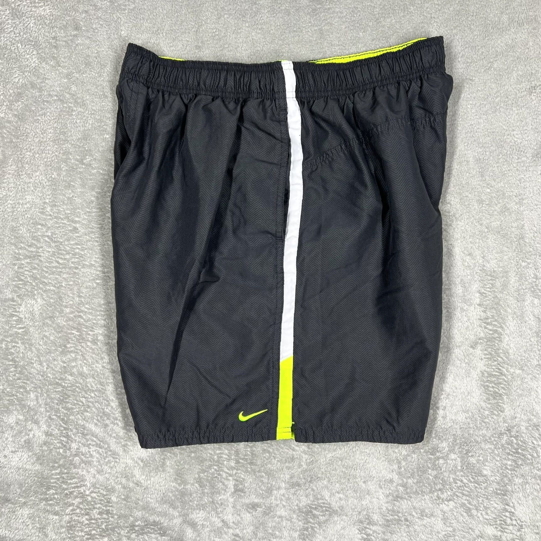Nike Nike Swim Trunks Mens XL Dark Gray Board Shorts Pockets 6.5" Inseam Green Swoosh Size US 36 / EU 52 - 4 Thumbnail