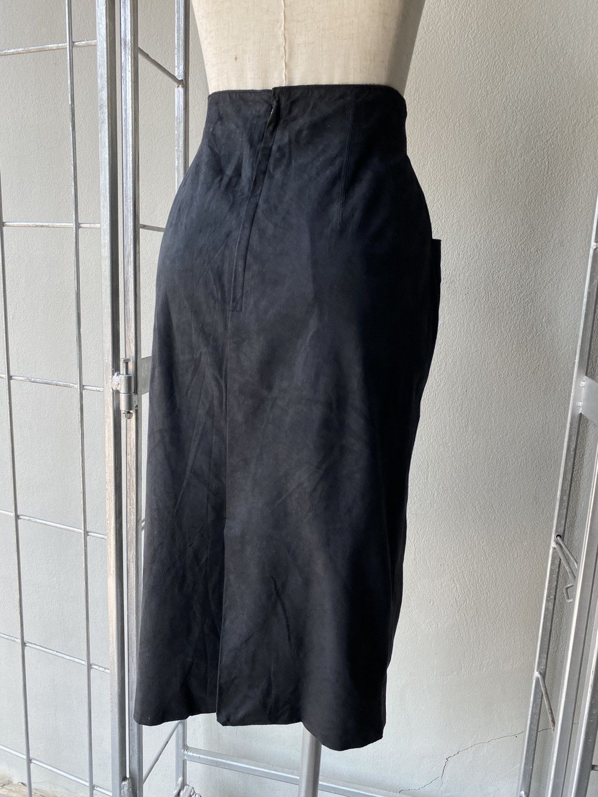 Dior Christian Dior Black Fux Leather Skirt with Pockets. Size 27" / US 4 / IT 40 - 10 Thumbnail