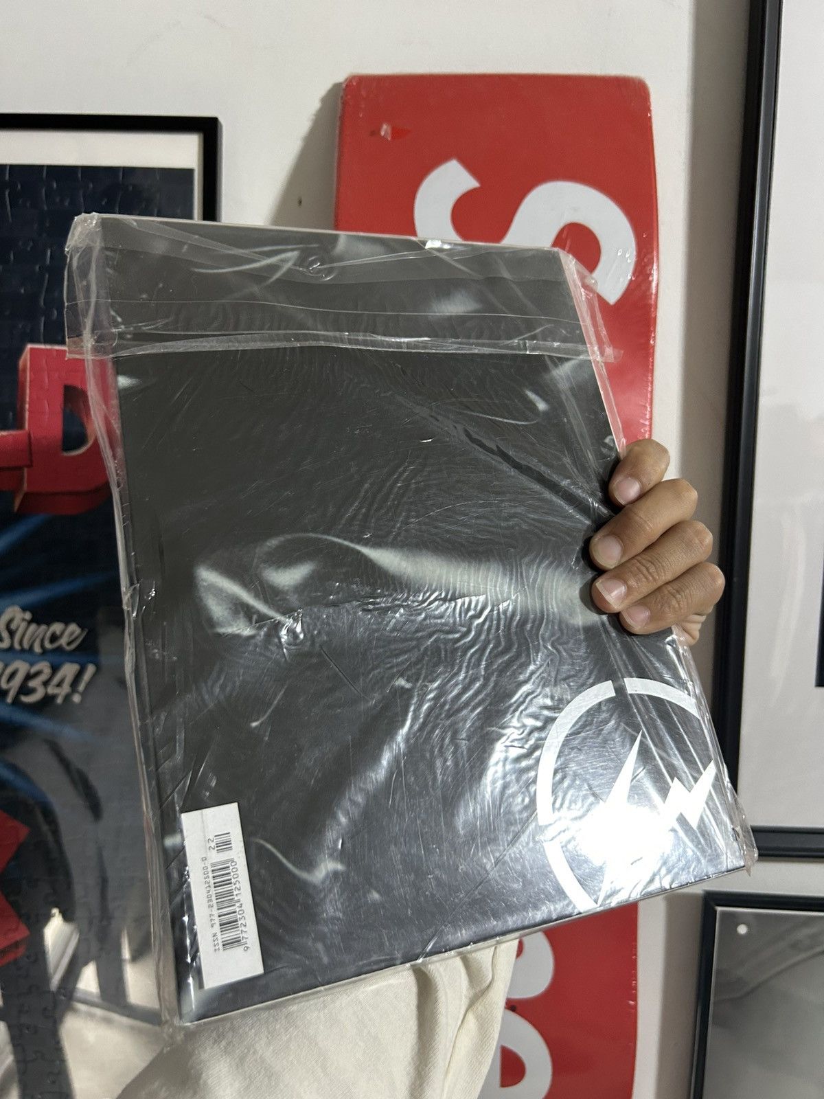 Hypebeast Hypebeast x Undercover Issue 22 Magazine Size ONE SIZE - 2 Thumbnail