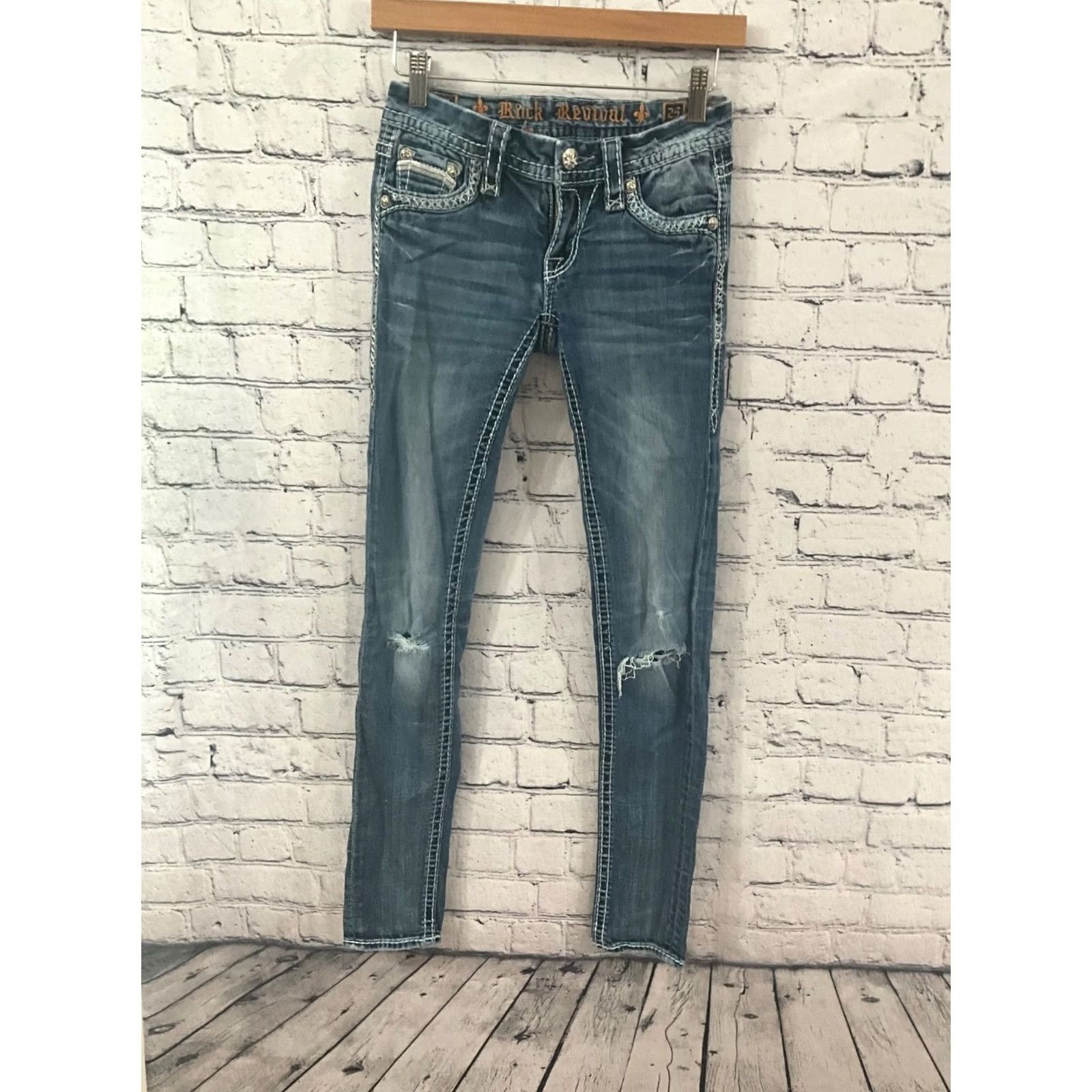 Vintage Rock Revival Women's 25 Essie Skinny Jeans Distressed Blue Denim Low Rise 5-Pocket Cotton Elastin Zip Inseam 29"} Size 42" / US 20 - 2 Thumbnail