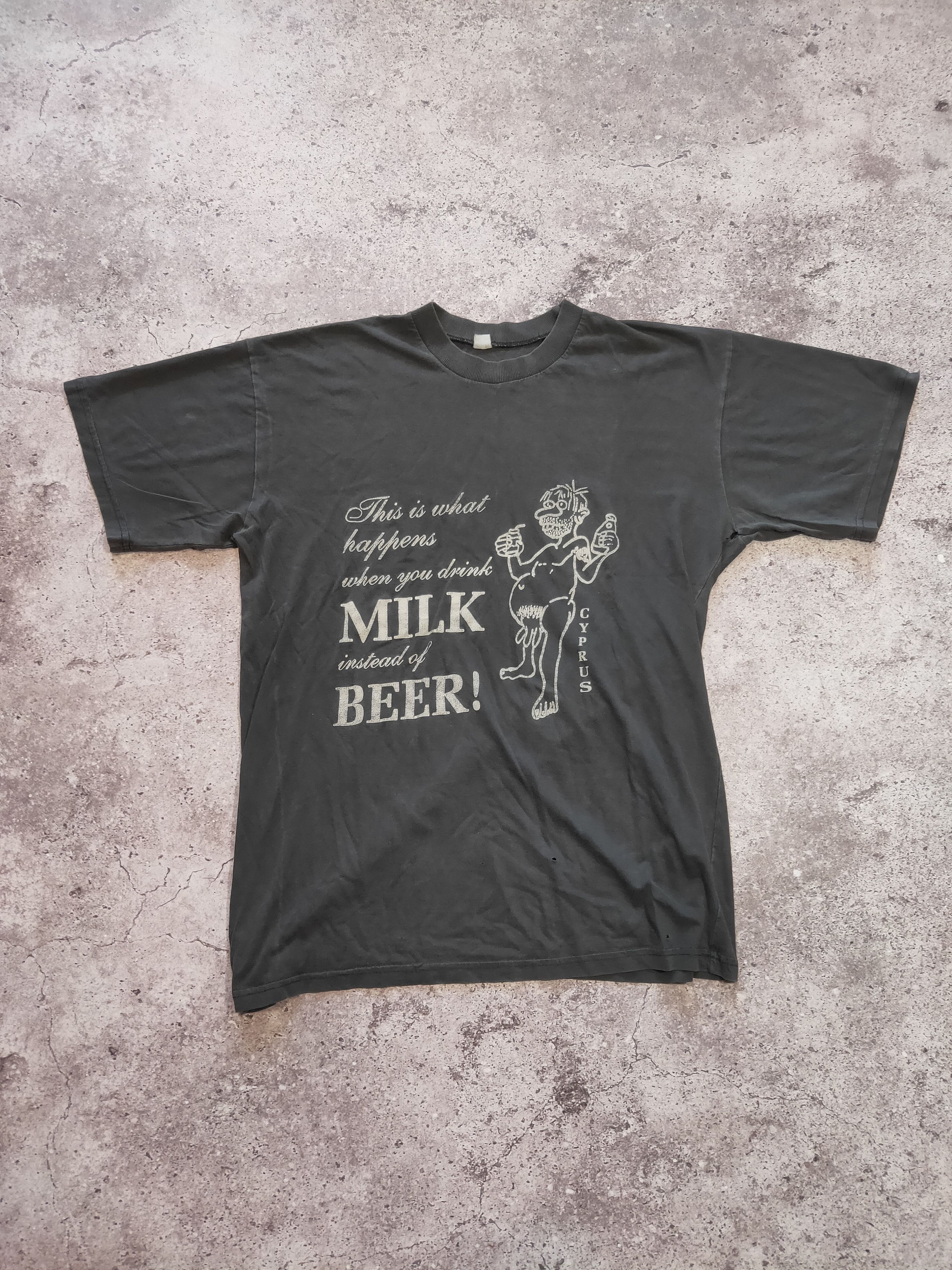 Vintage Vintage 90’s Joke Fuck Milk Got beer t-shirt Size US L / EU 52-54 / 3 - 1 Thumbnail