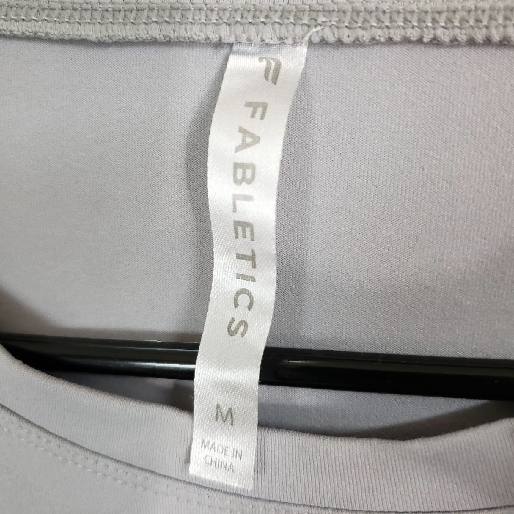 Fabletics Fabletics Womens Top Sz Medium Gray Black Ruched Long Sleeves Size M / US 6-8 / IT 42-44 - 5 Thumbnail
